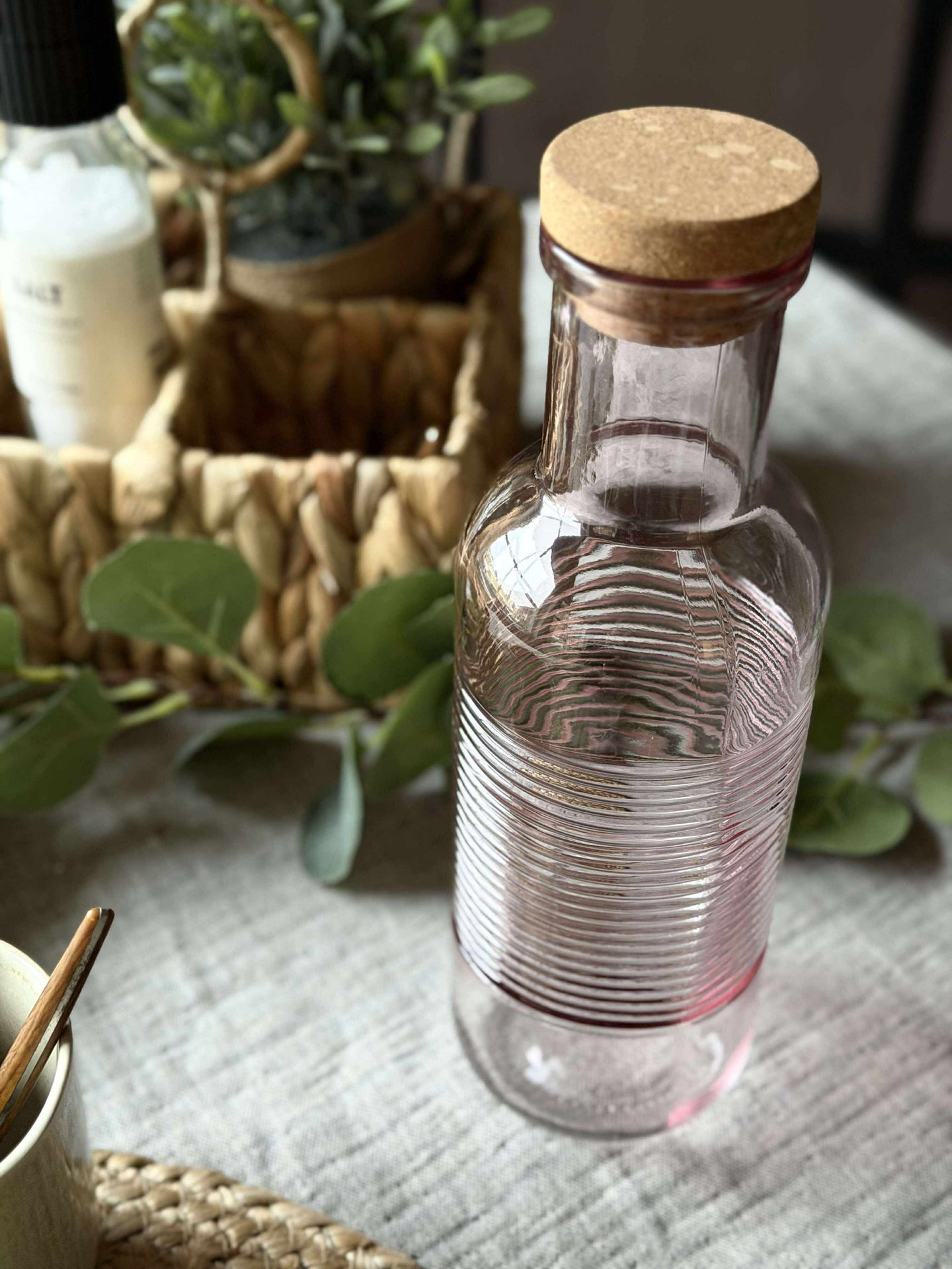 Vannflaske med korkpropp – Rosa 1 l.