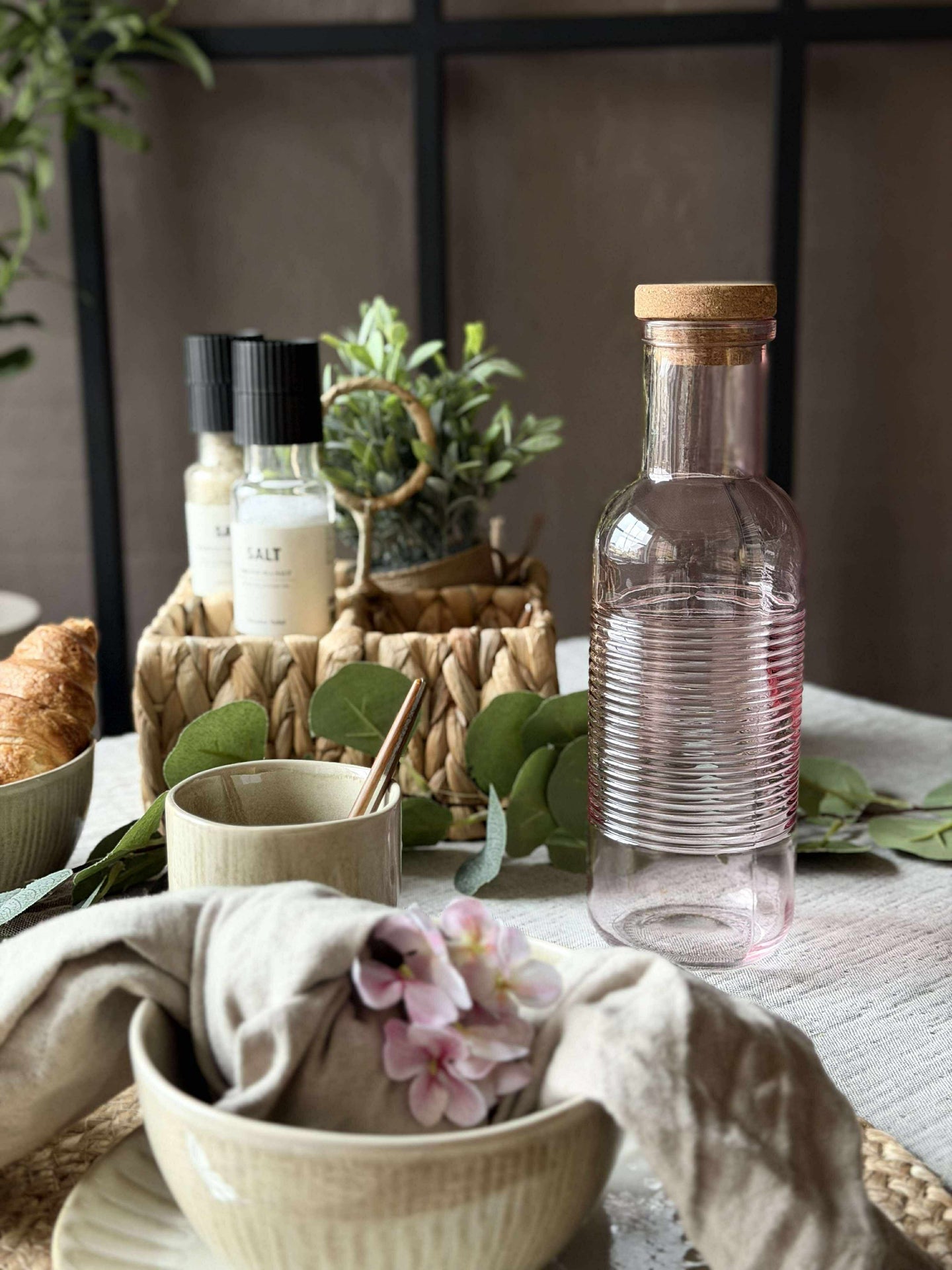 Vannflaske med korkpropp – Rosa 1 l.