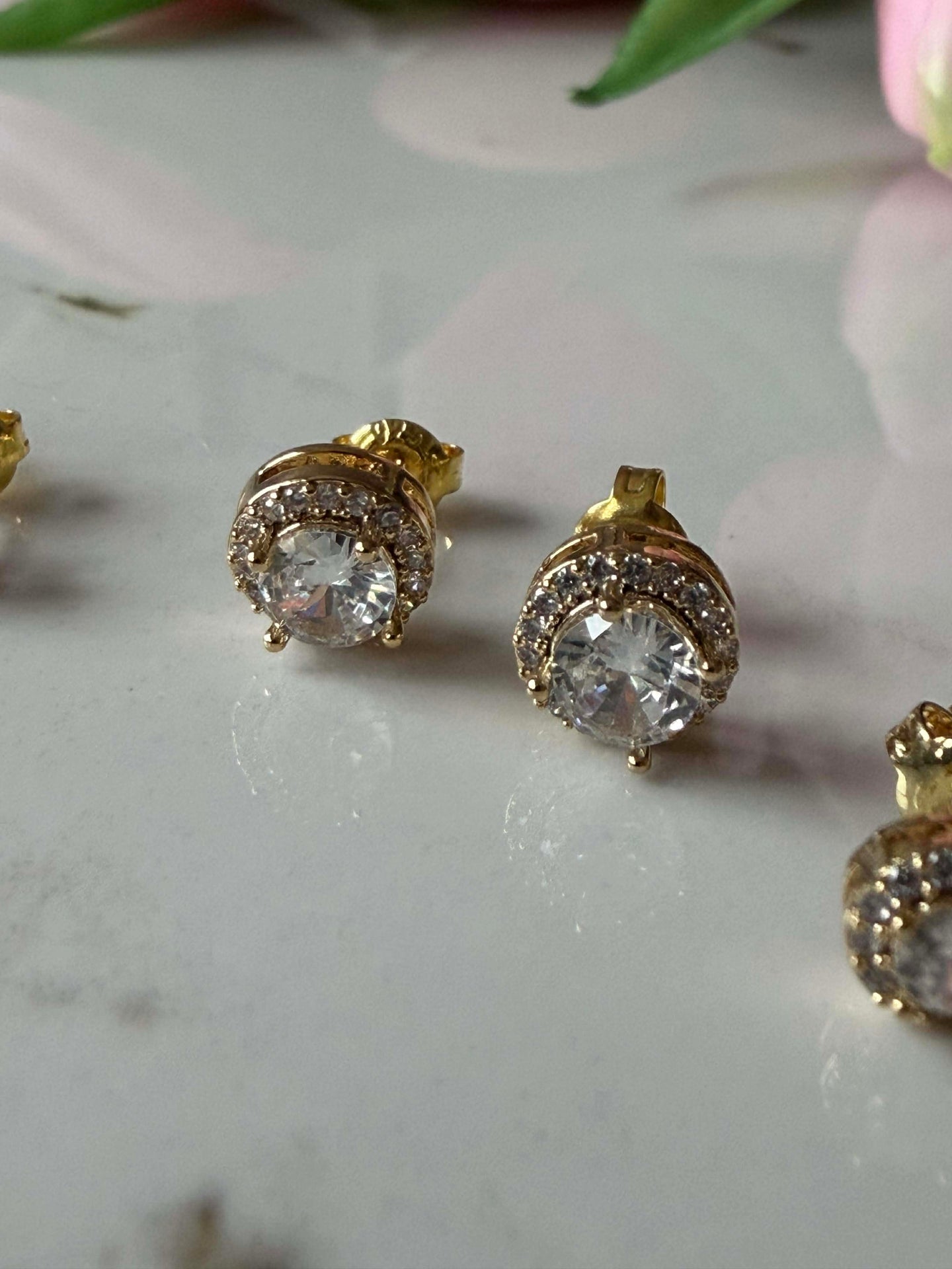 Mix box med 6 ørestikker - Bea 18k forgylt