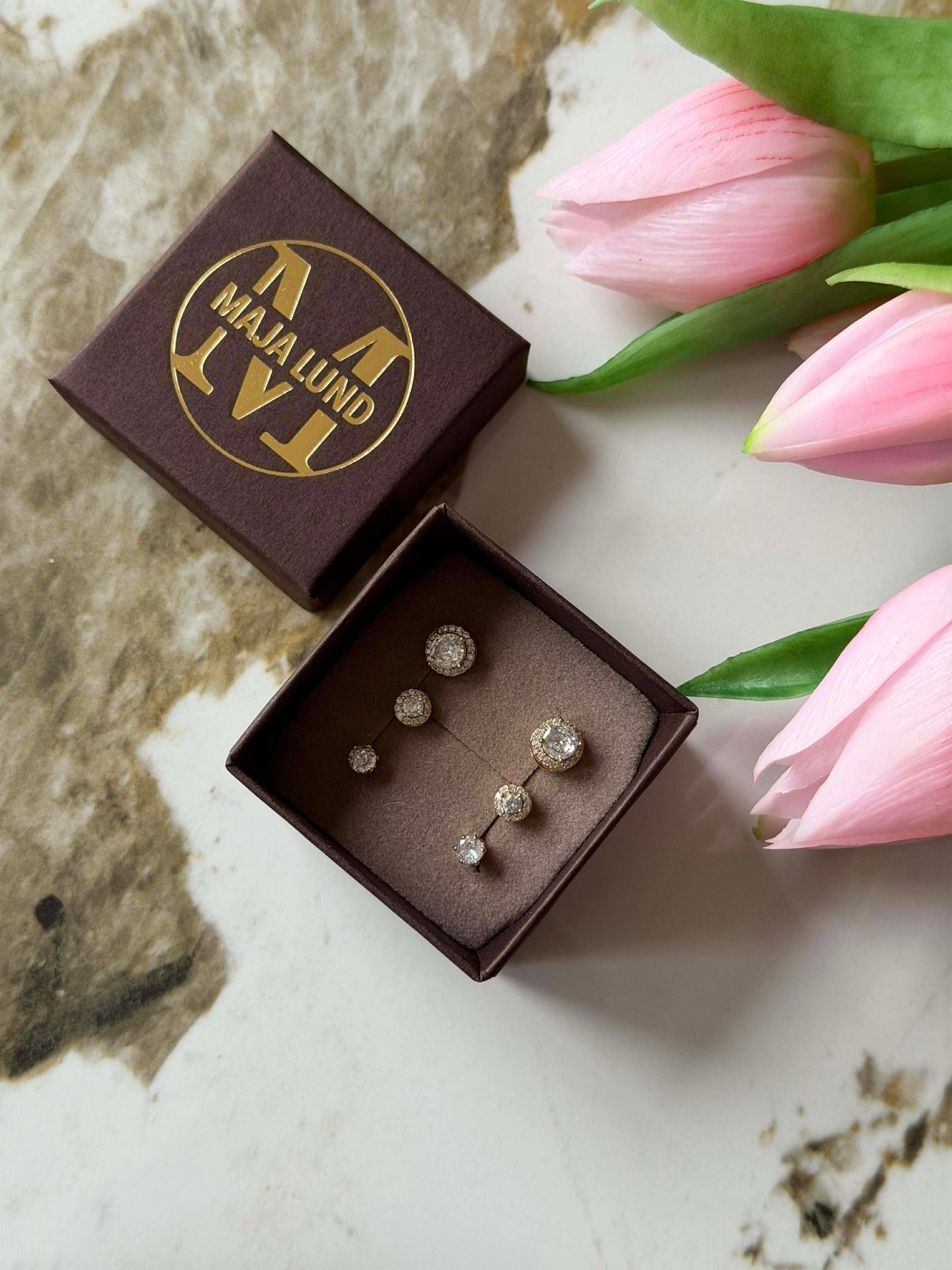 Mix box med 6 ørestikker - Bea 18k forgylt