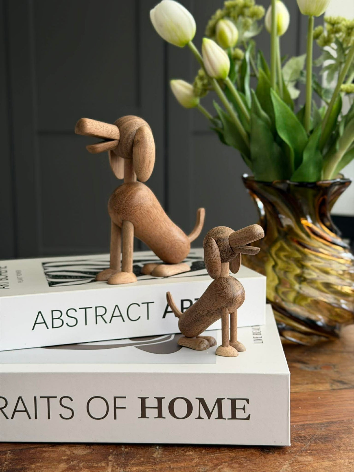 Sittende Hund Amber/Brun - Flere størrelser