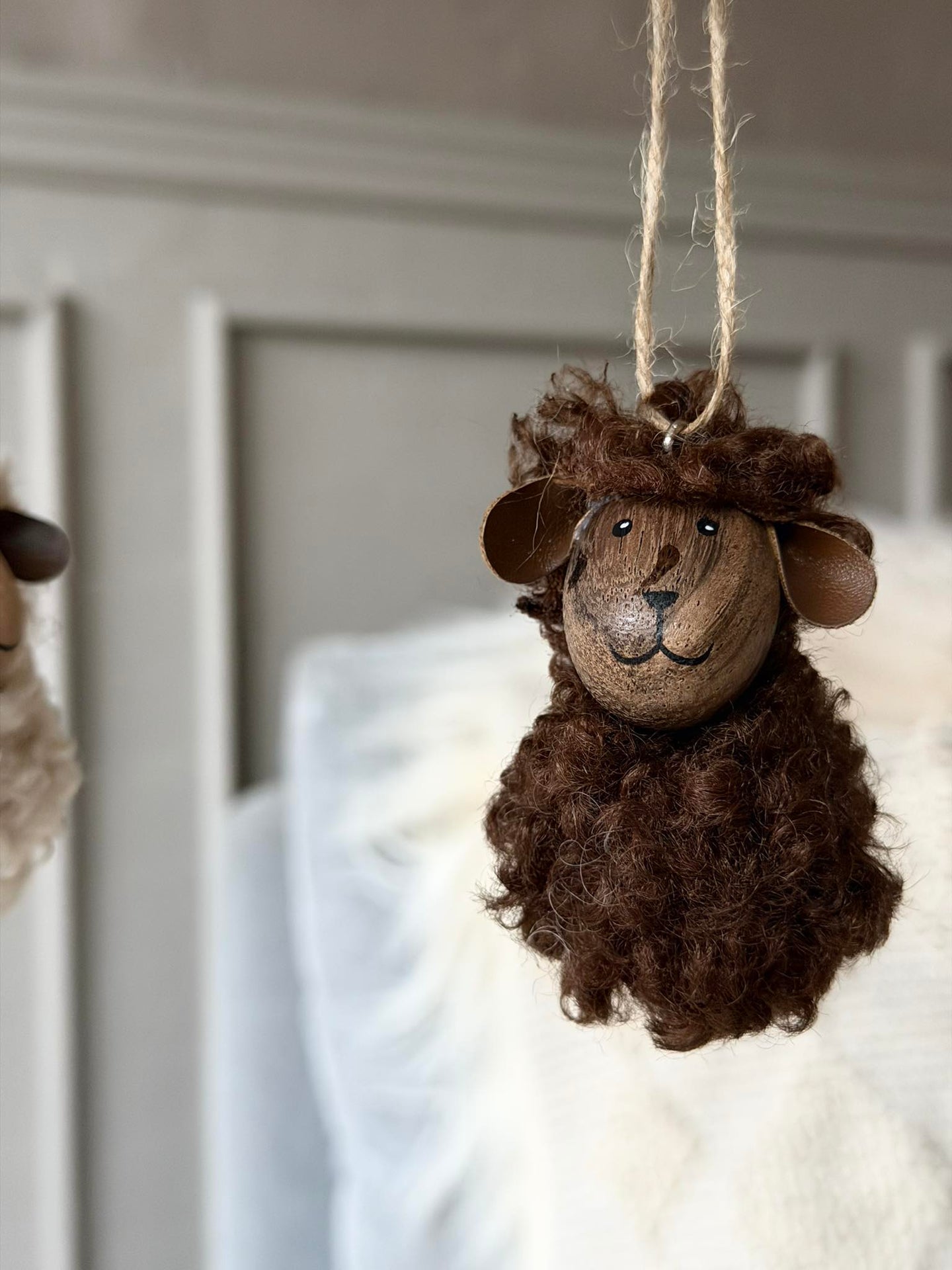 Hengende Fluffy Får - Flere farger