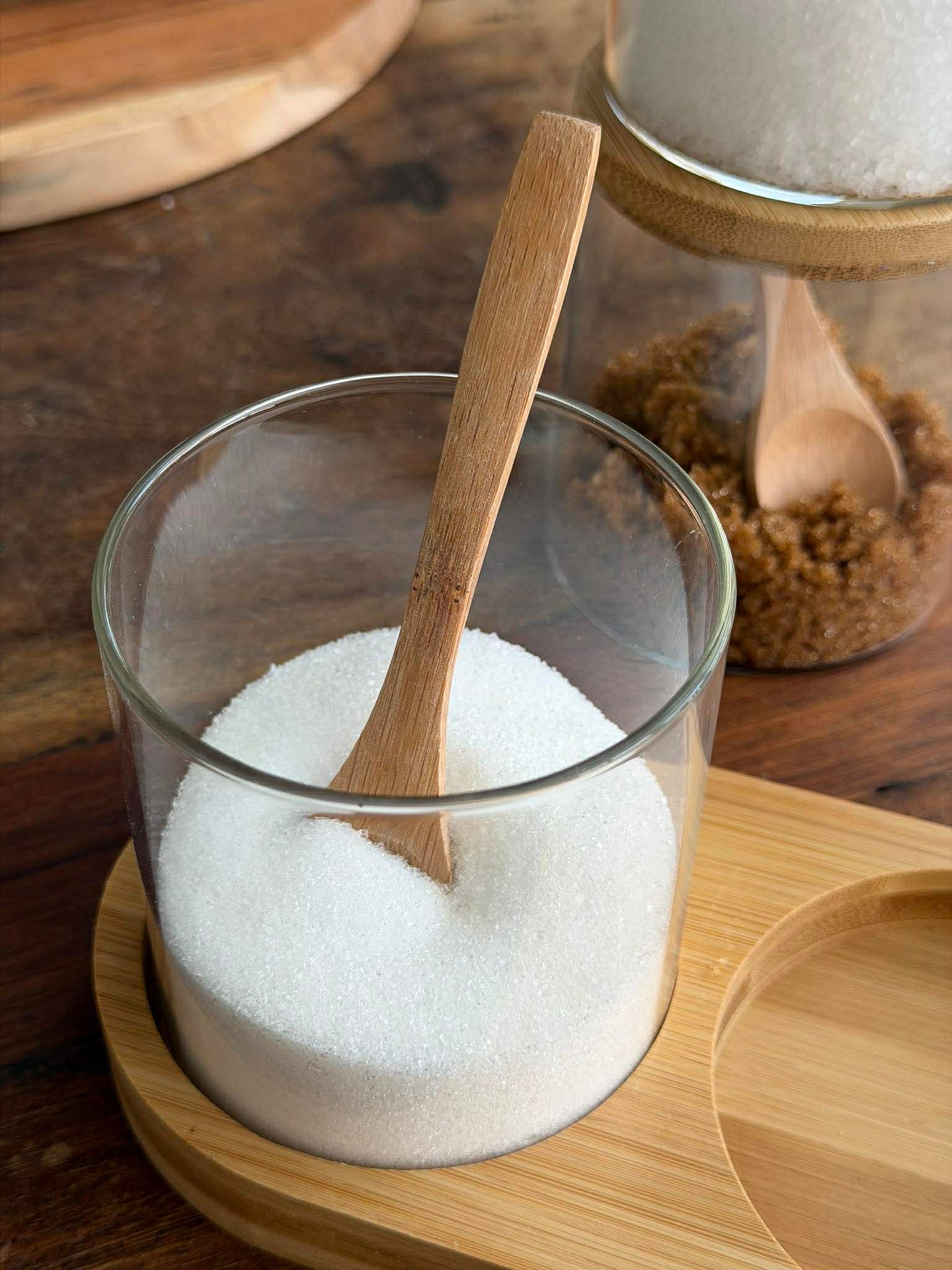 Brettsett med brett, 3 glass og skjeer