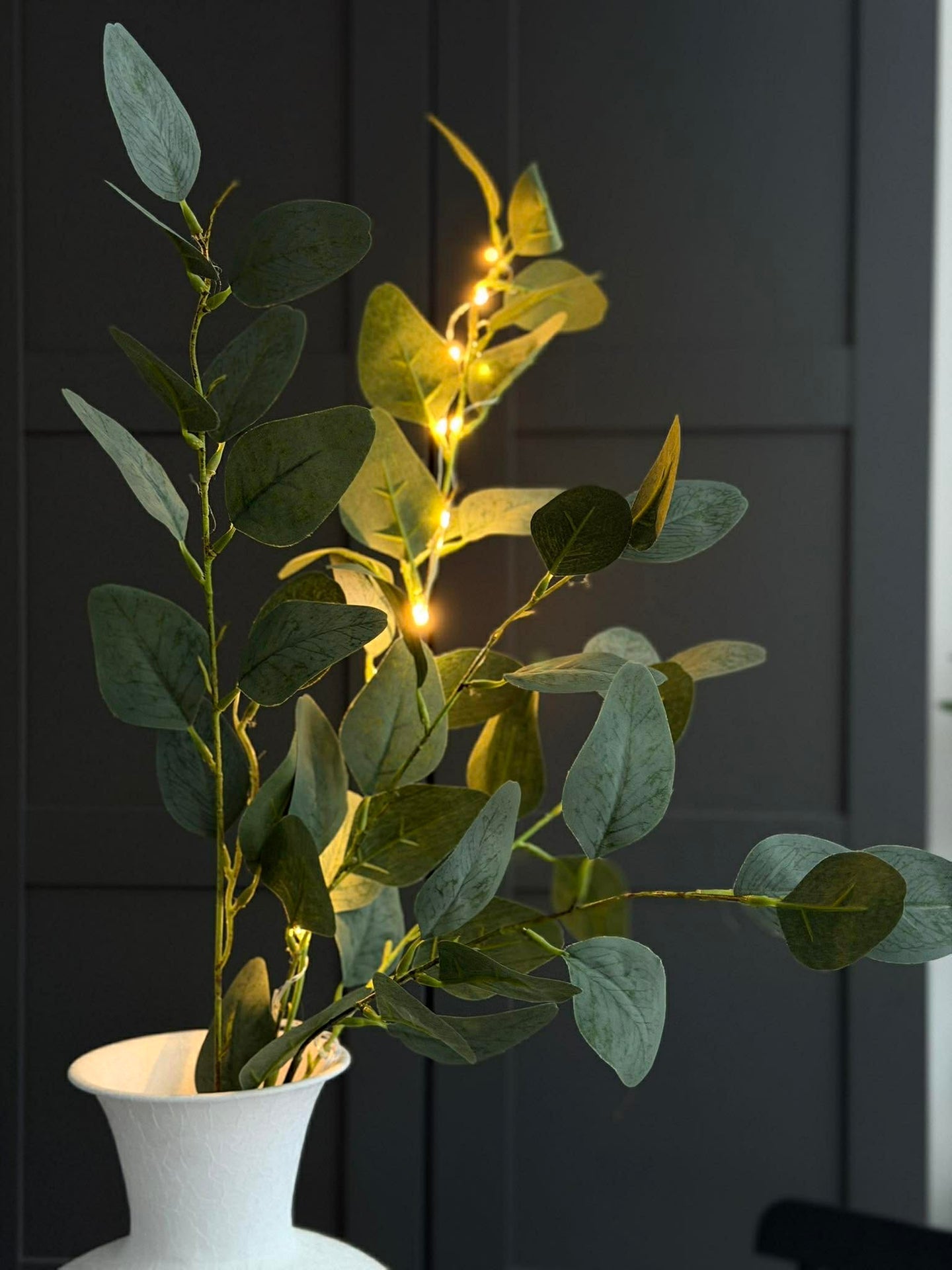 Eukalyptus gren med lys - 100 cm