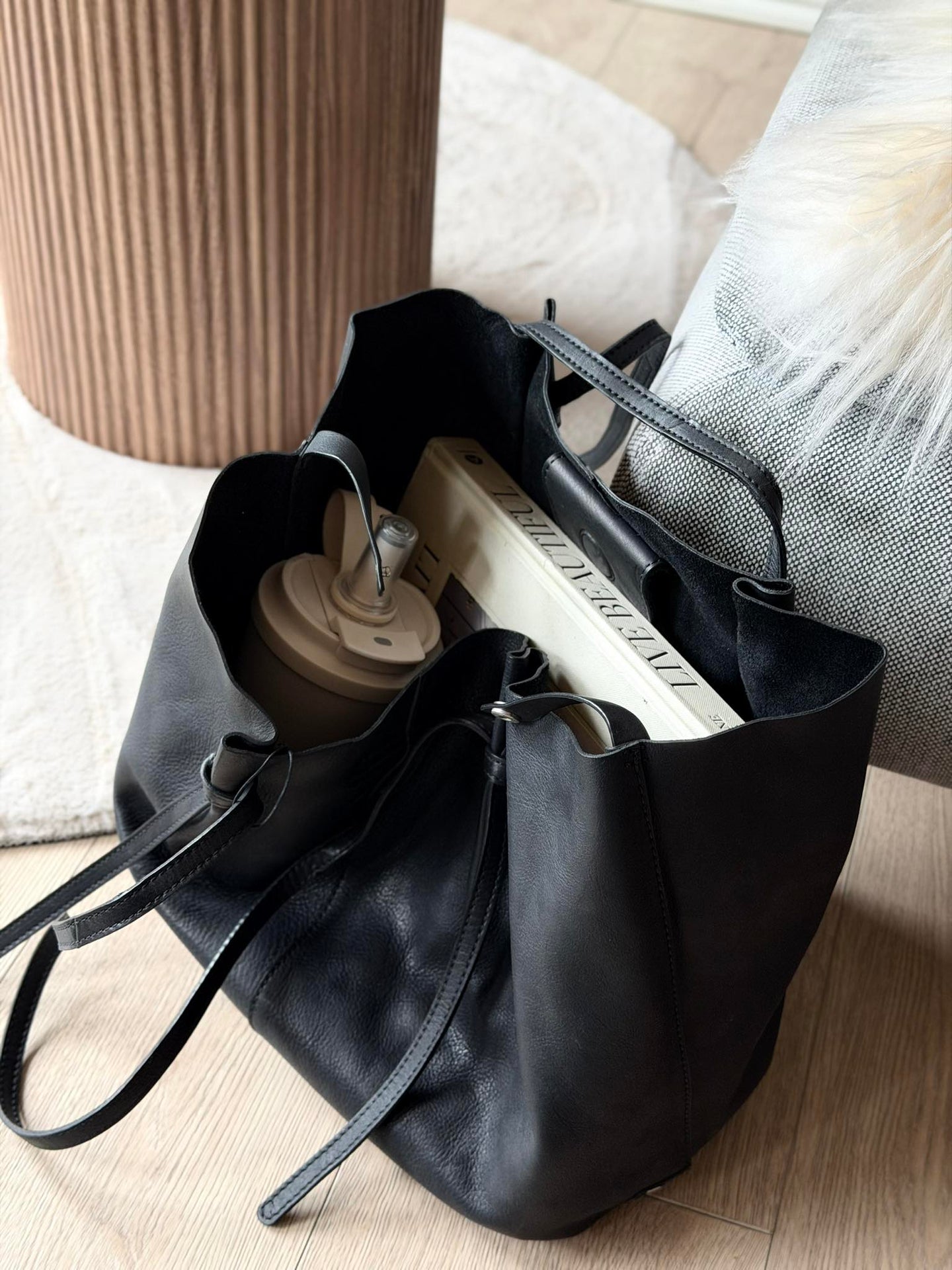 Shopper i myk skinnkvalitet - Svart