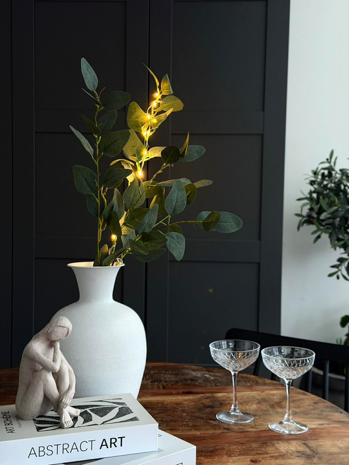 Eukalyptus gren med lys - 100 cm