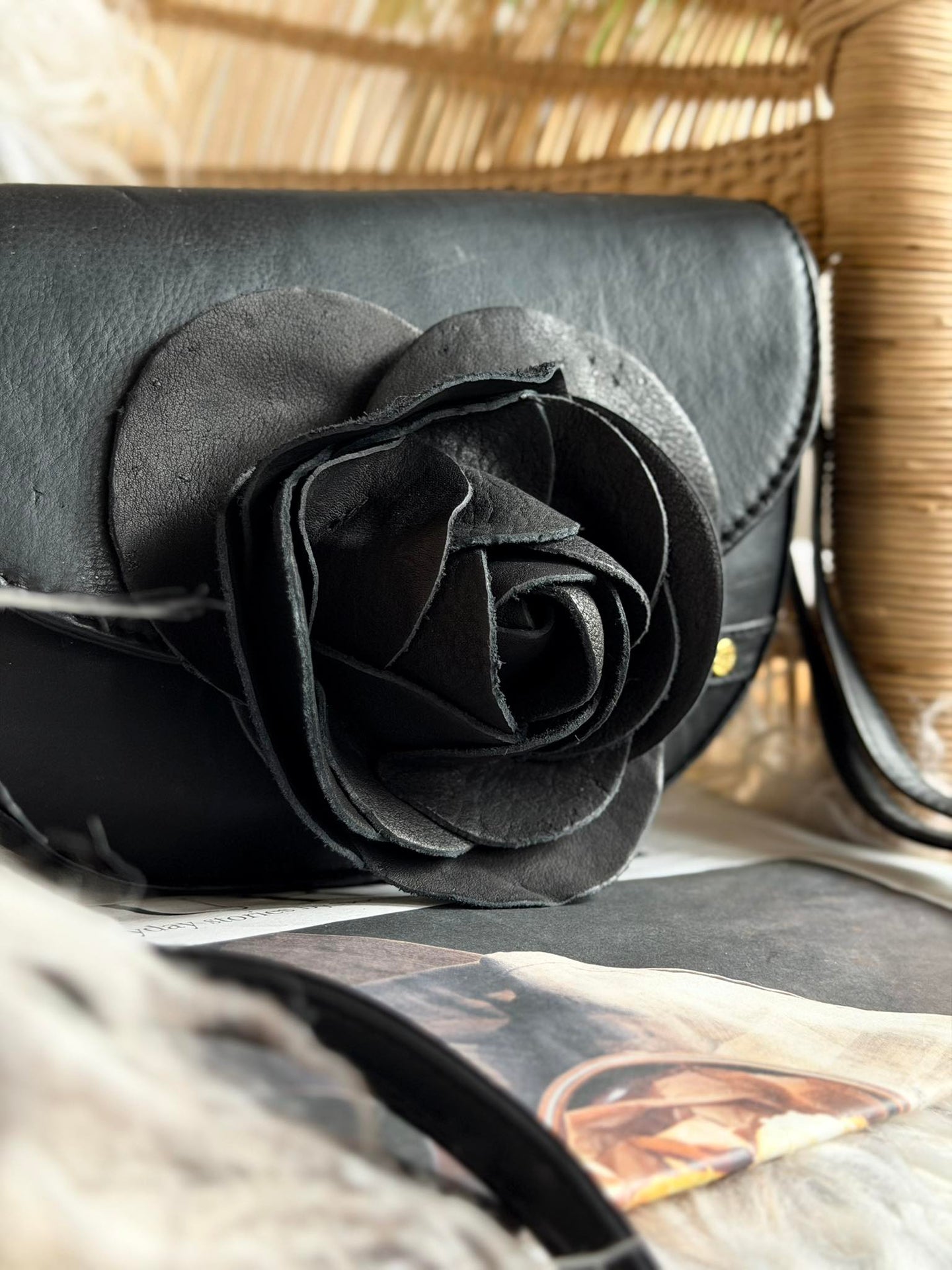 Crossover Black Rose