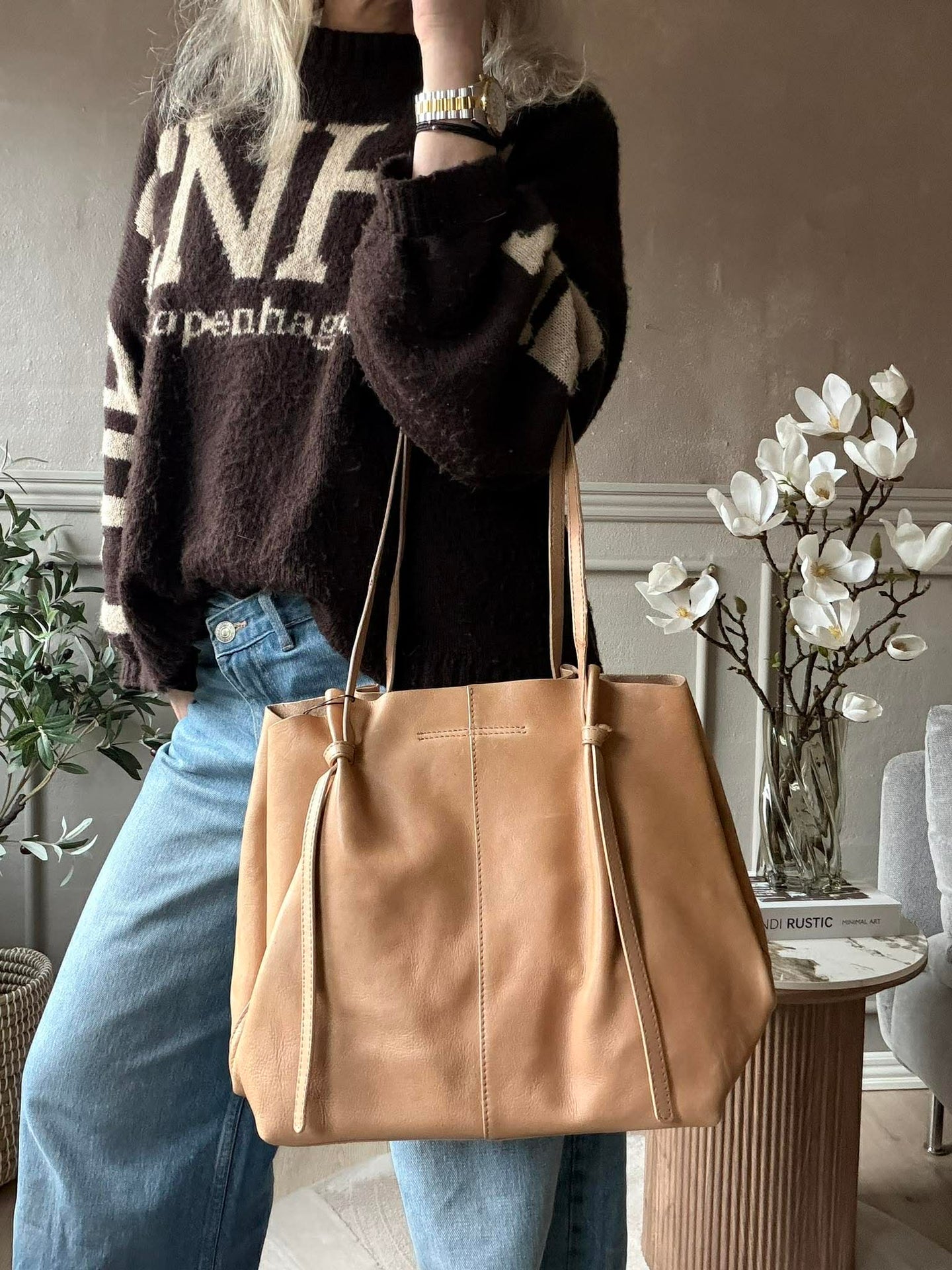 Shopper i myk skinnkvalitet - Sand