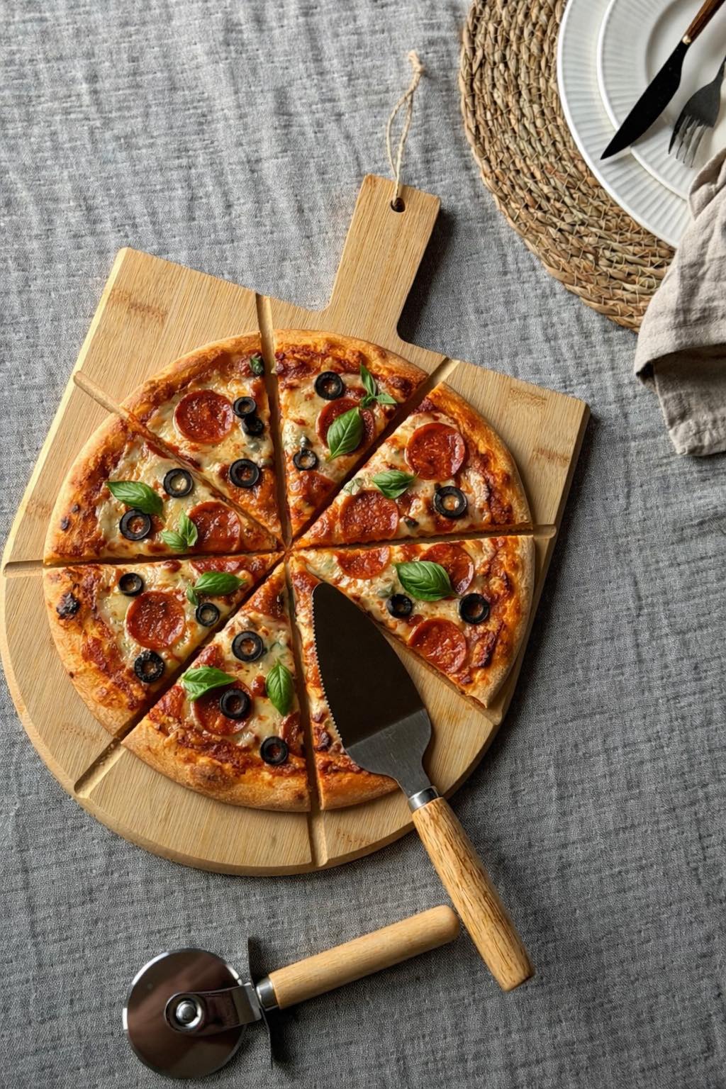 Pizzaskjærebrett med 2 redskaper