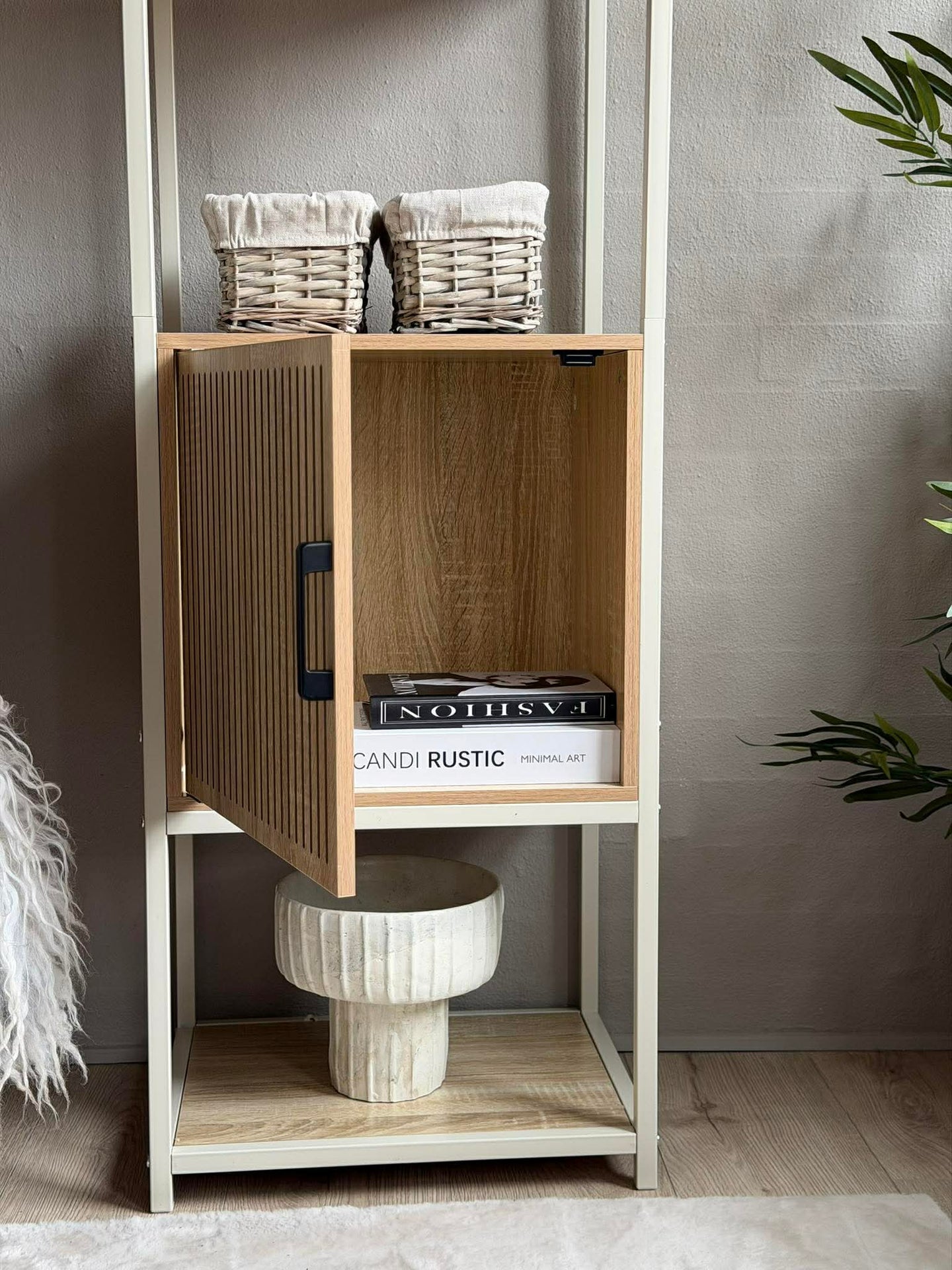 Reol med hyller og skap - Off white