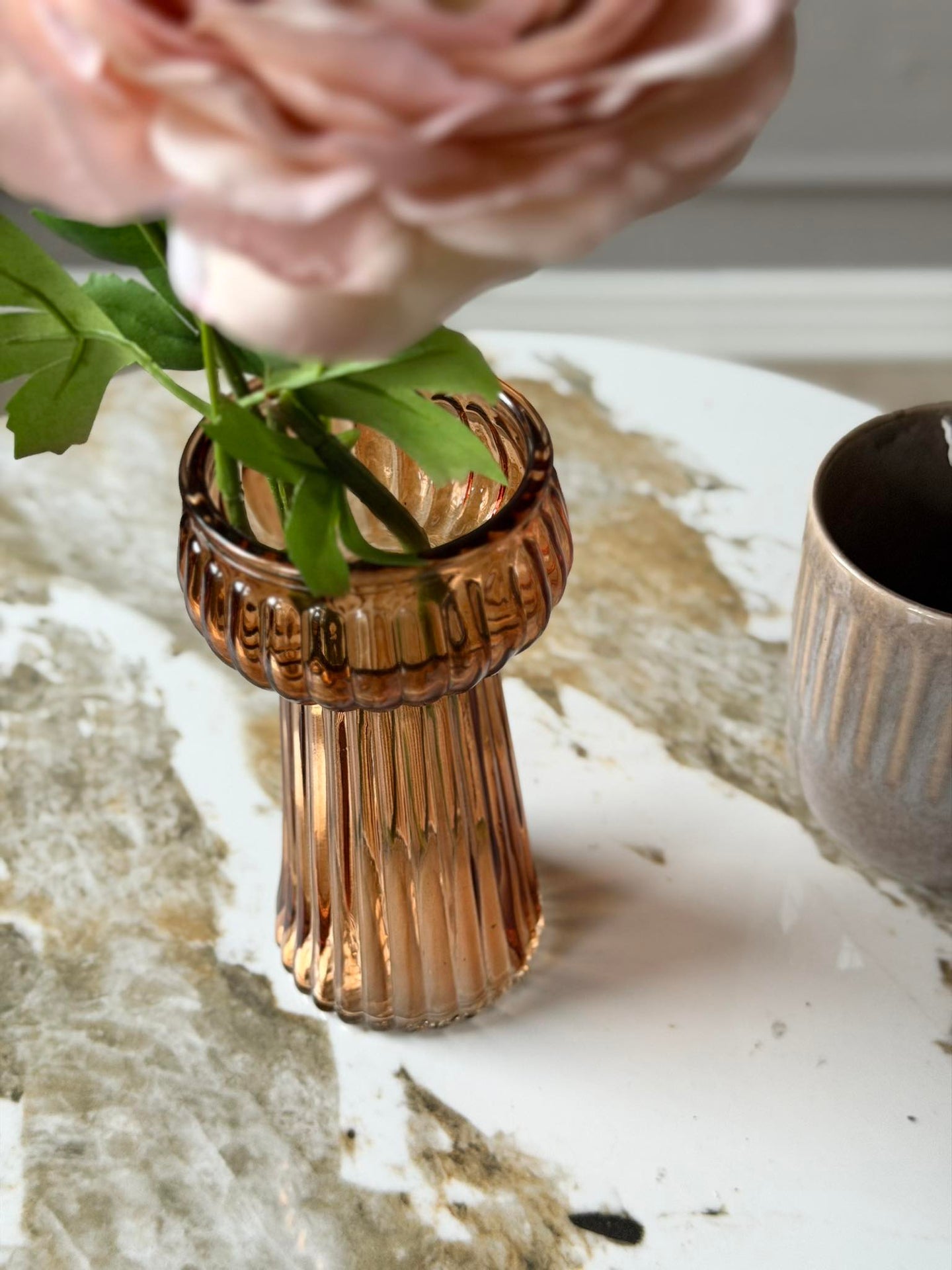 Vase brown