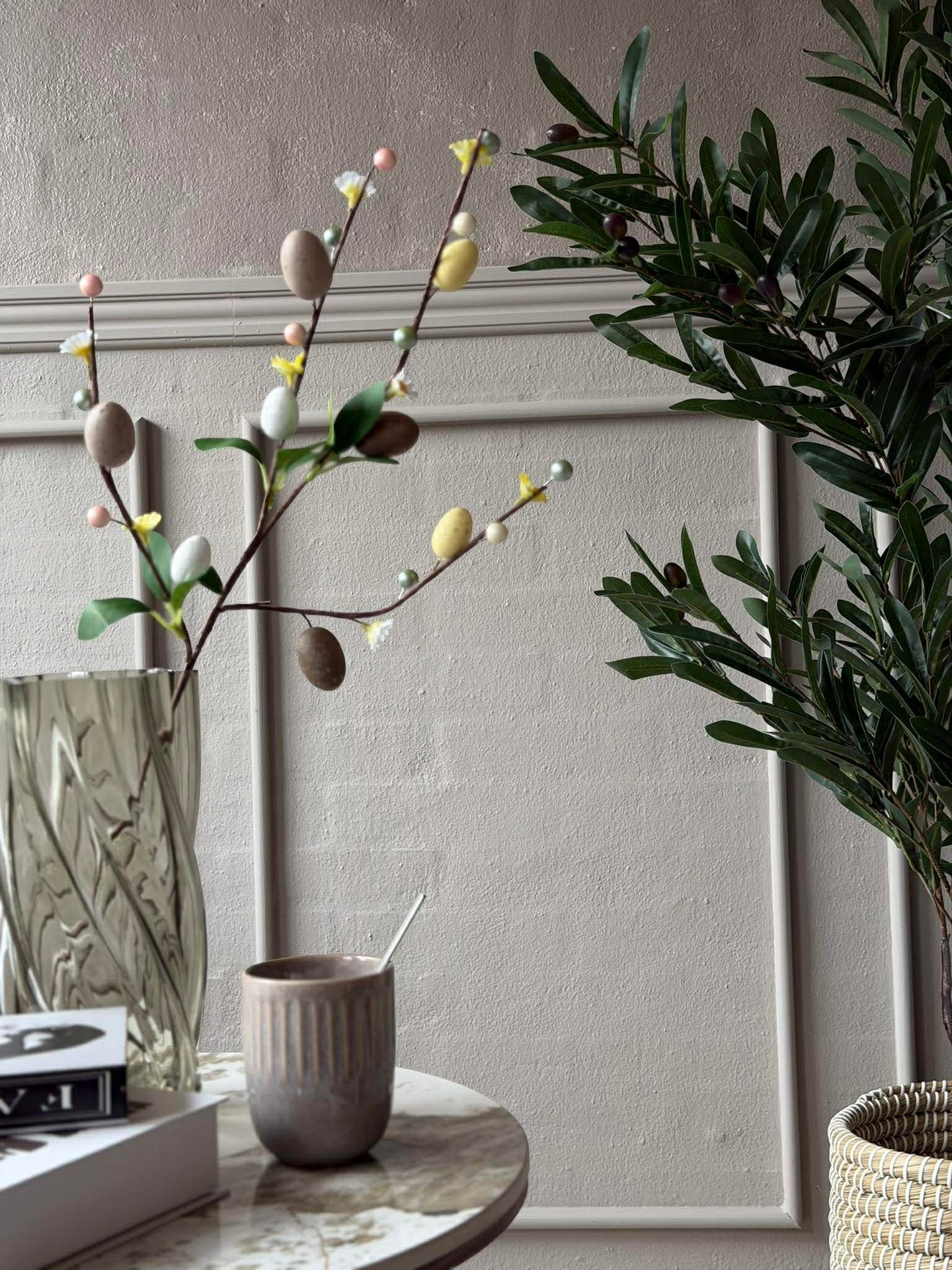 Gren med påskeegg 65 cm - nøytrale farger