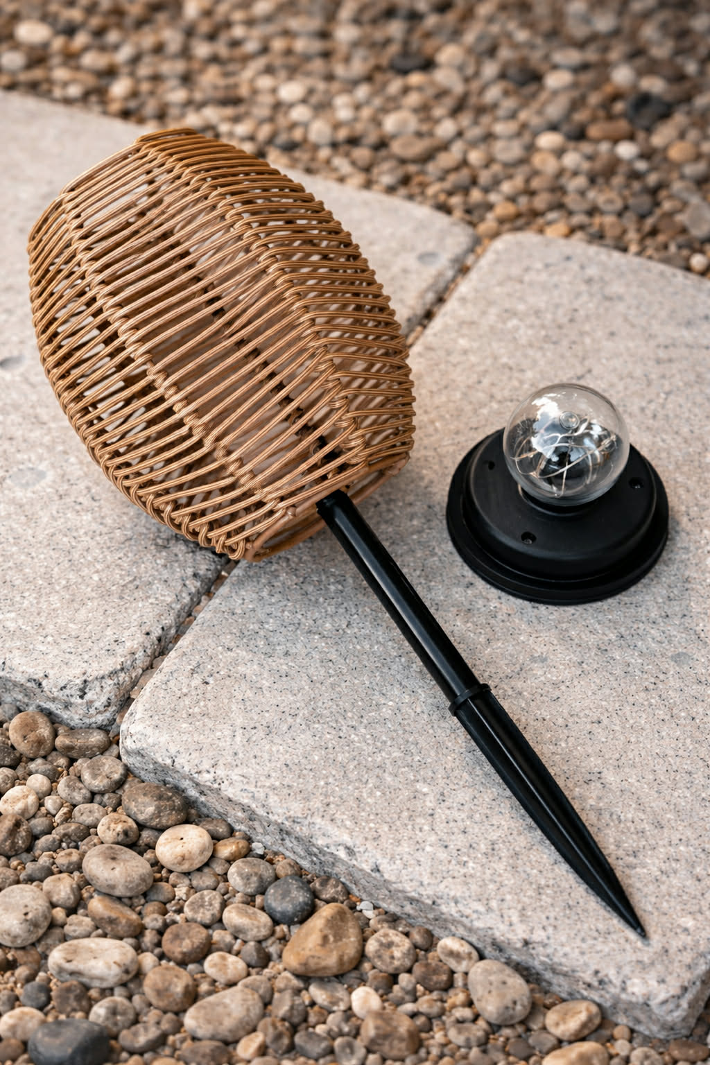 Lanterne Solar på spyd - Rattan