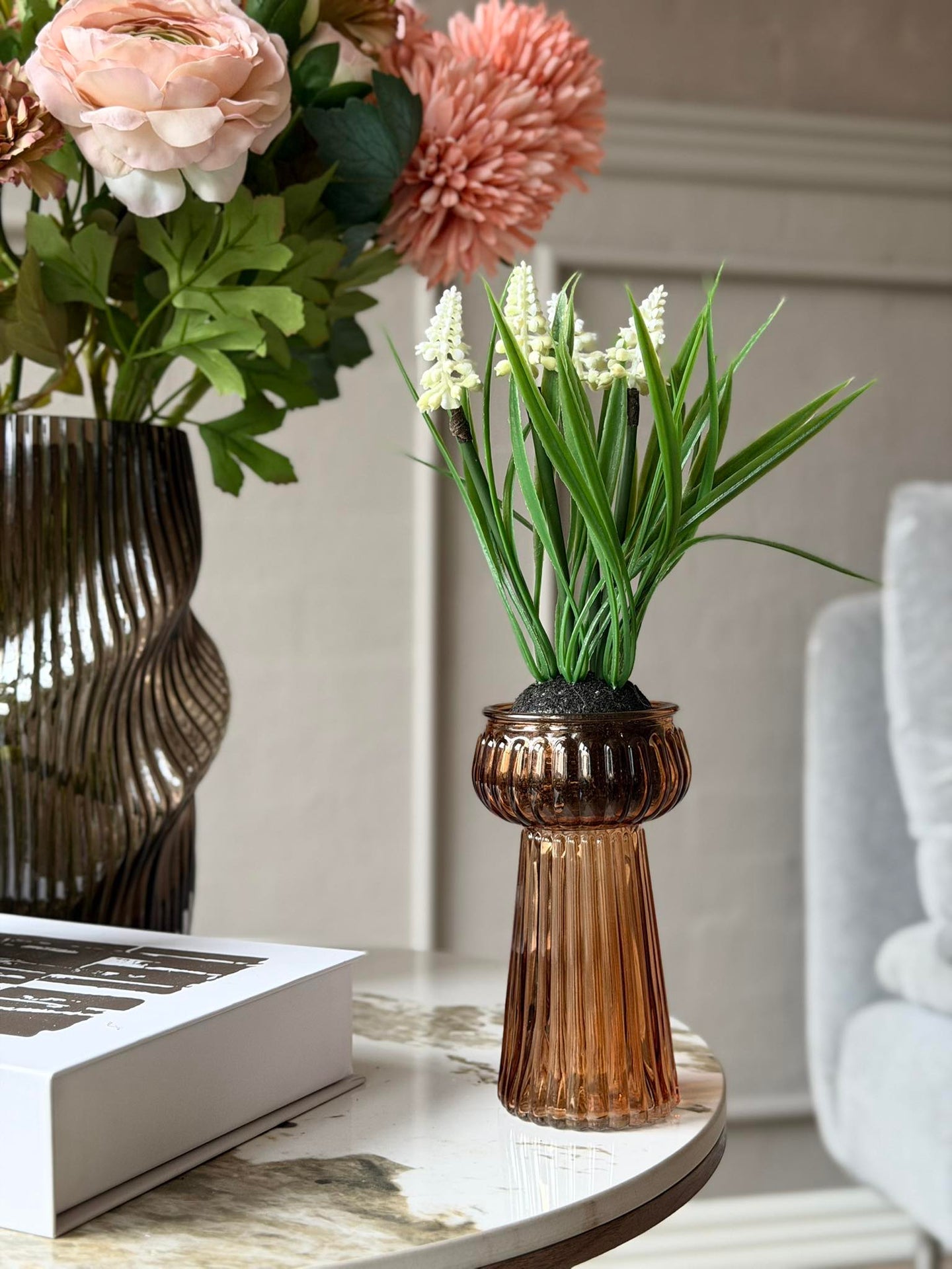 Vase brown