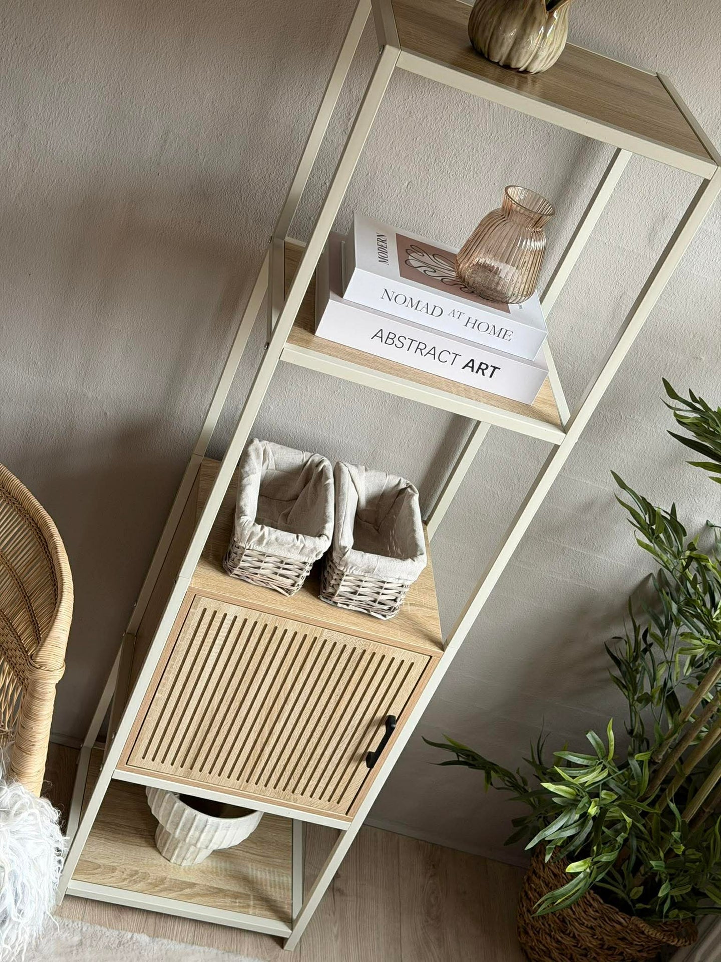 Reol med hyller og skap - Off white
