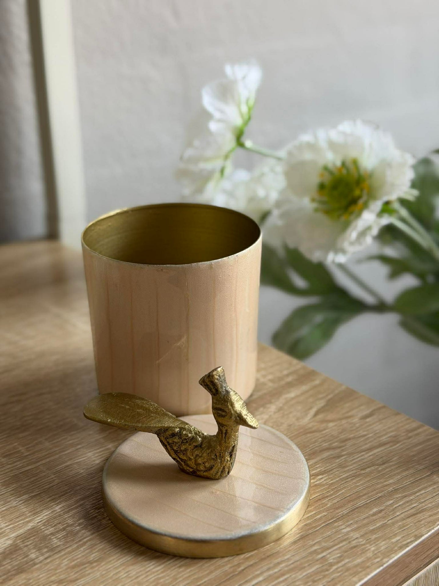 Krukke med lokk – Beige med fugl i gull