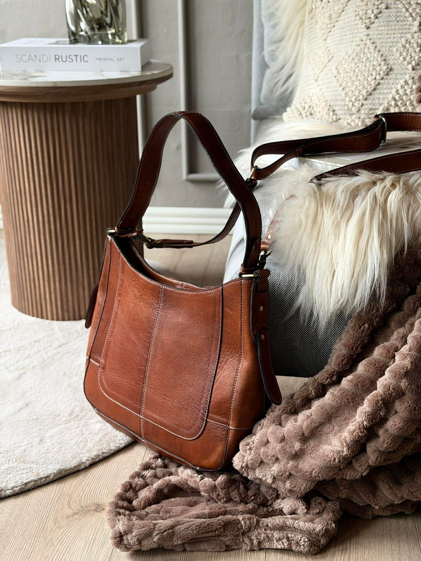 Skulderveske Neri Small - Walnut