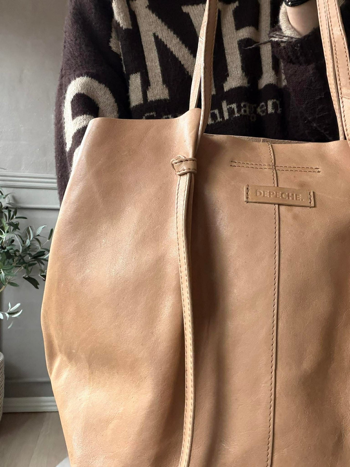 Shopper i myk skinnkvalitet - Sand