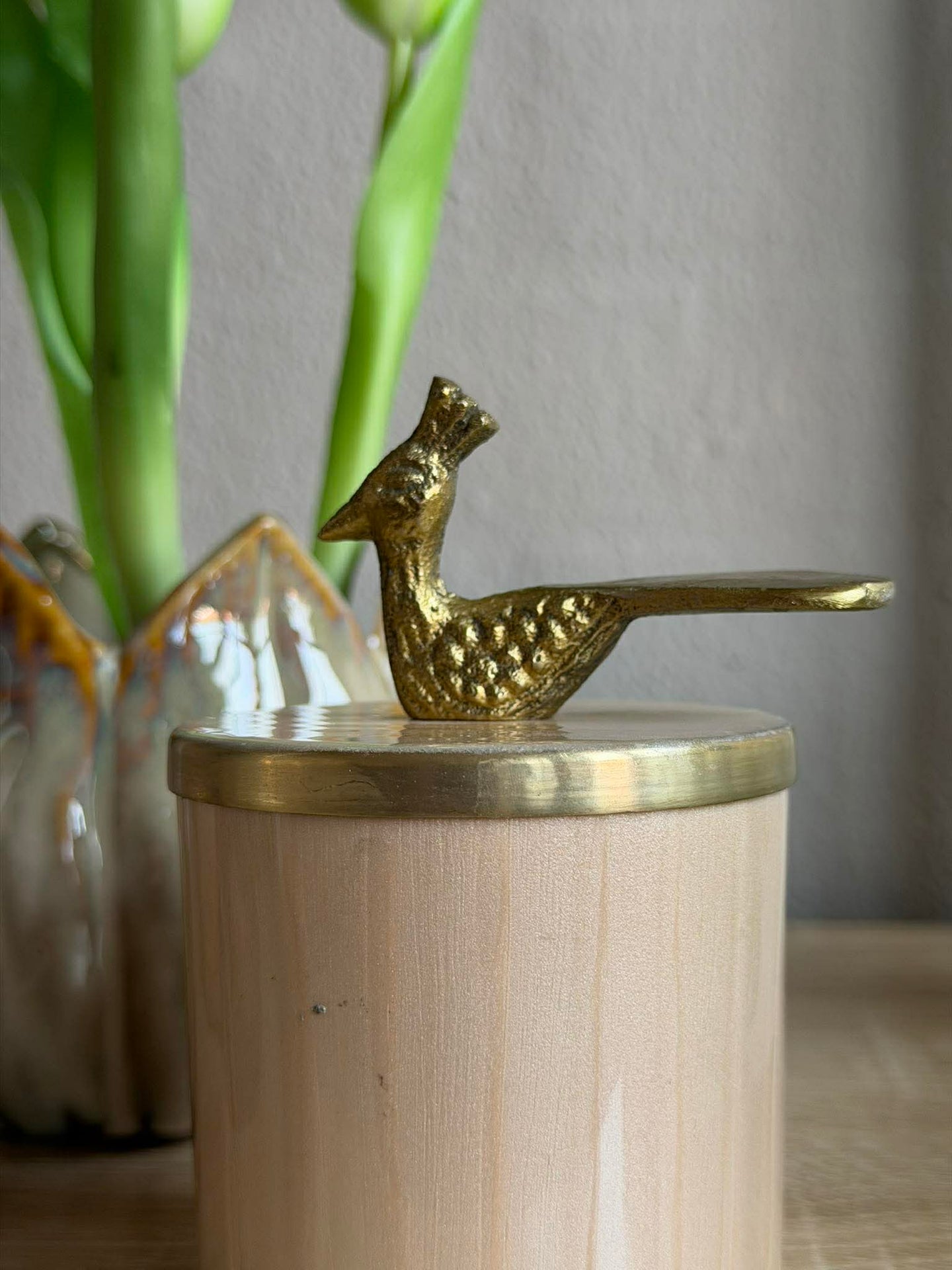 Krukke med lokk – Beige med fugl i gull