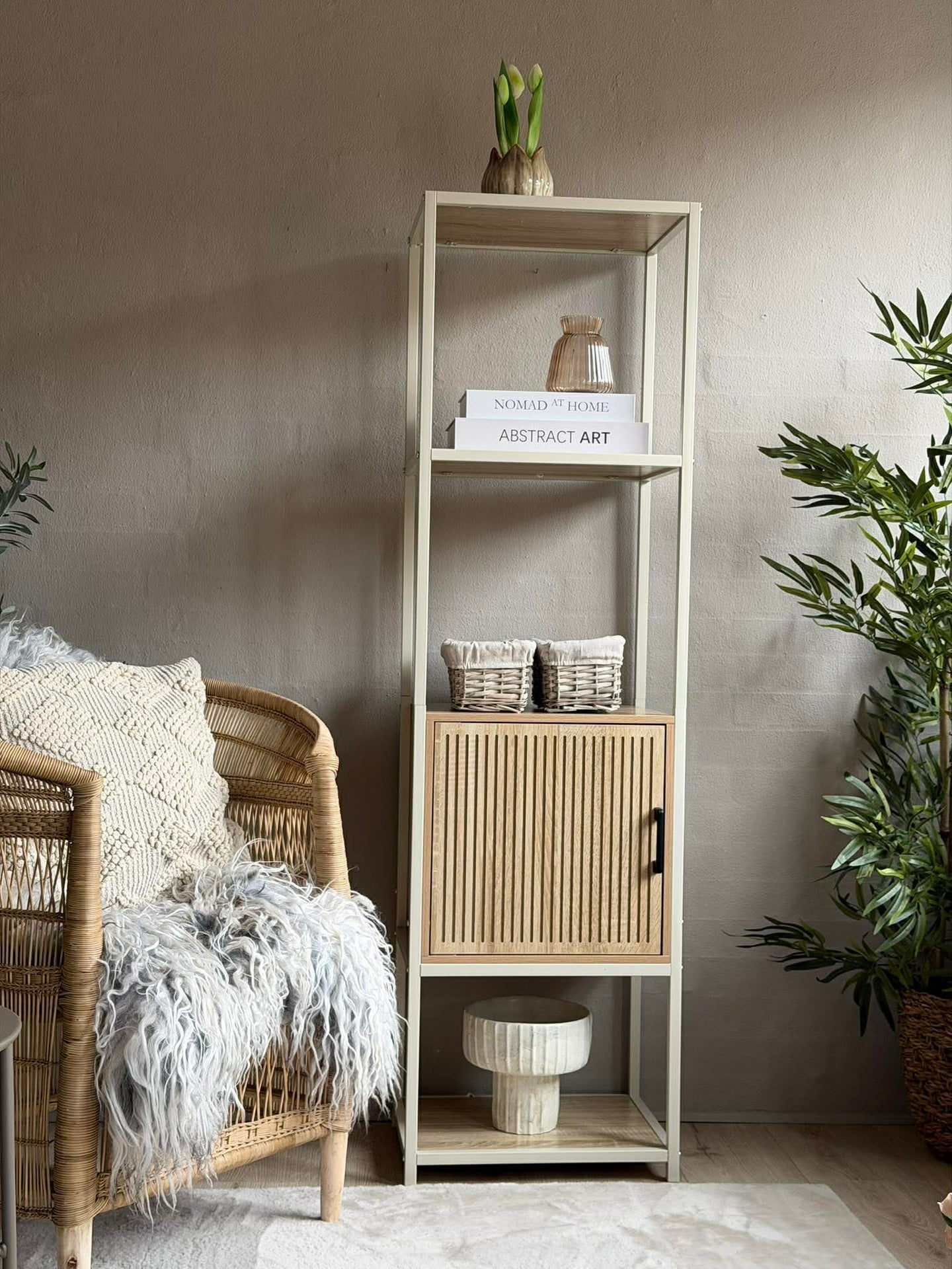 Reol med hyller og skap - Off white