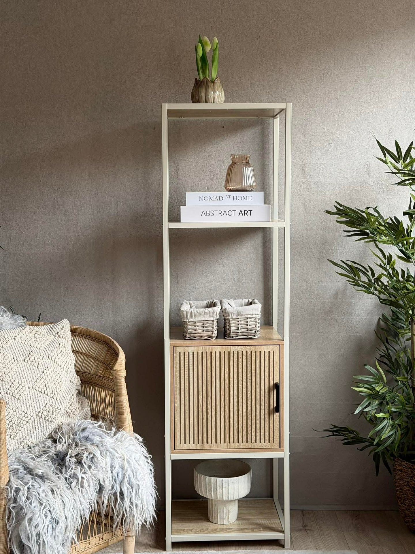 Reol med hyller og skap - Off white