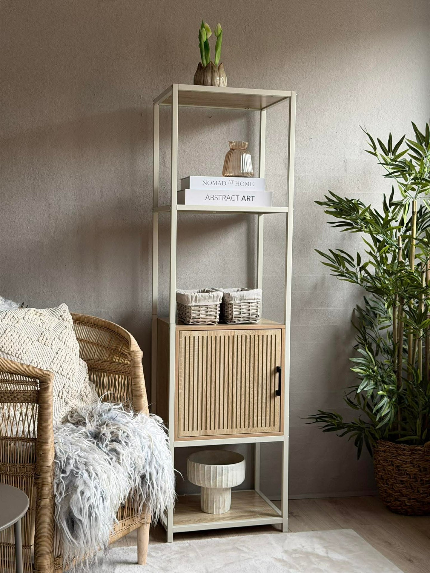 Reol med hyller og skap - Off white