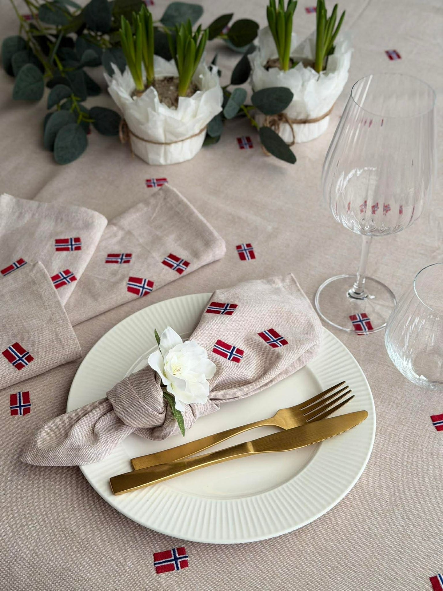 Munnservietter med norske flagg – 4 stk