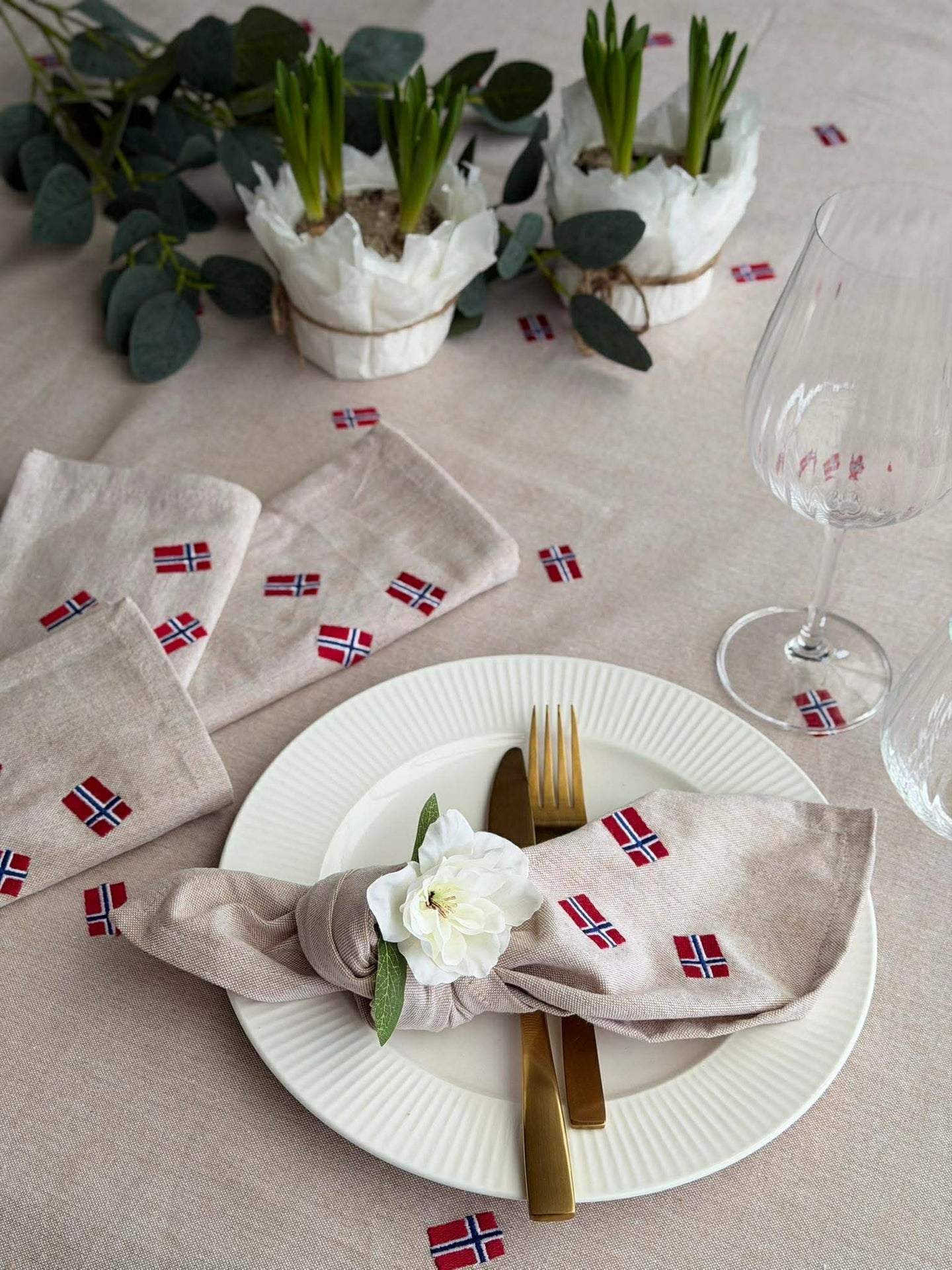 Munnservietter med norske flagg – 4 stk