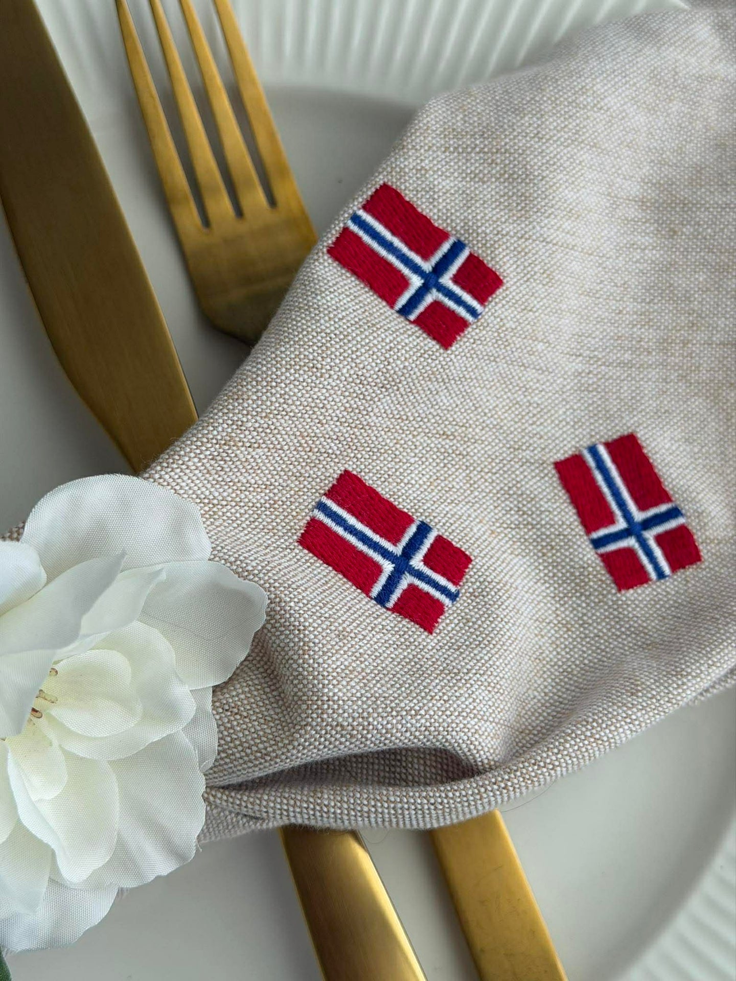 Munnservietter med norske flagg – 4 stk