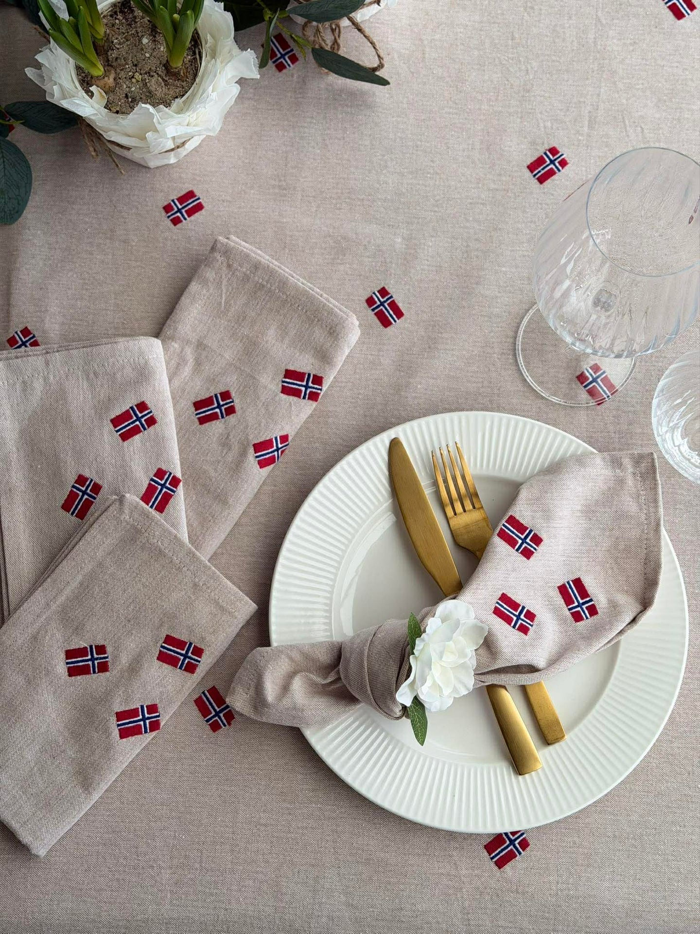 Munnservietter med norske flagg – 4 stk