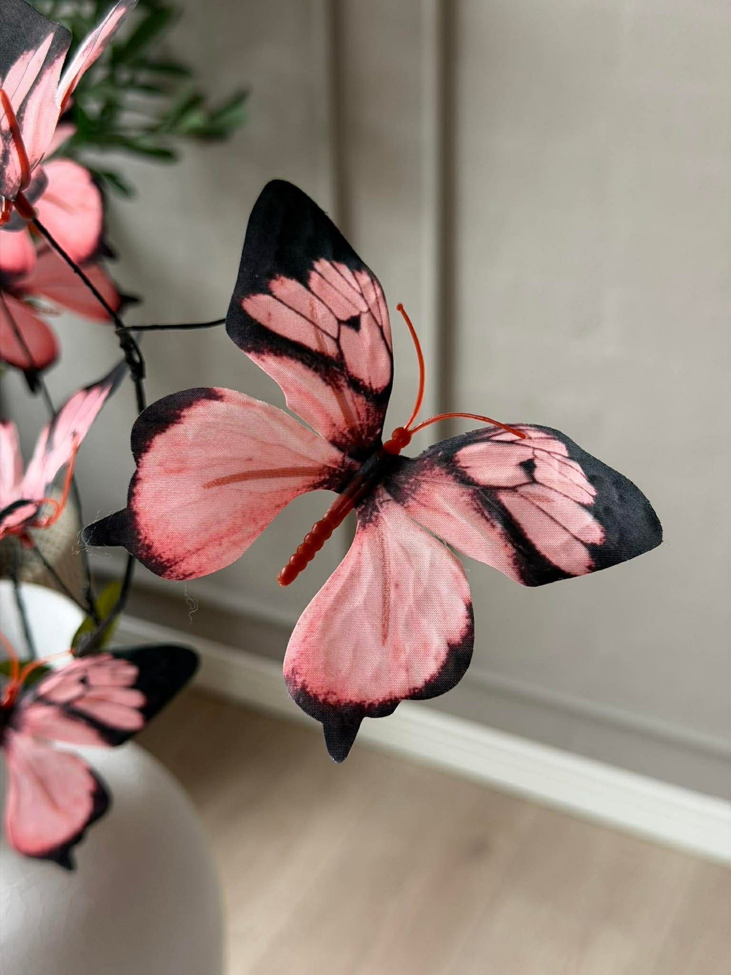 Gren med sommerfugler - Rosa