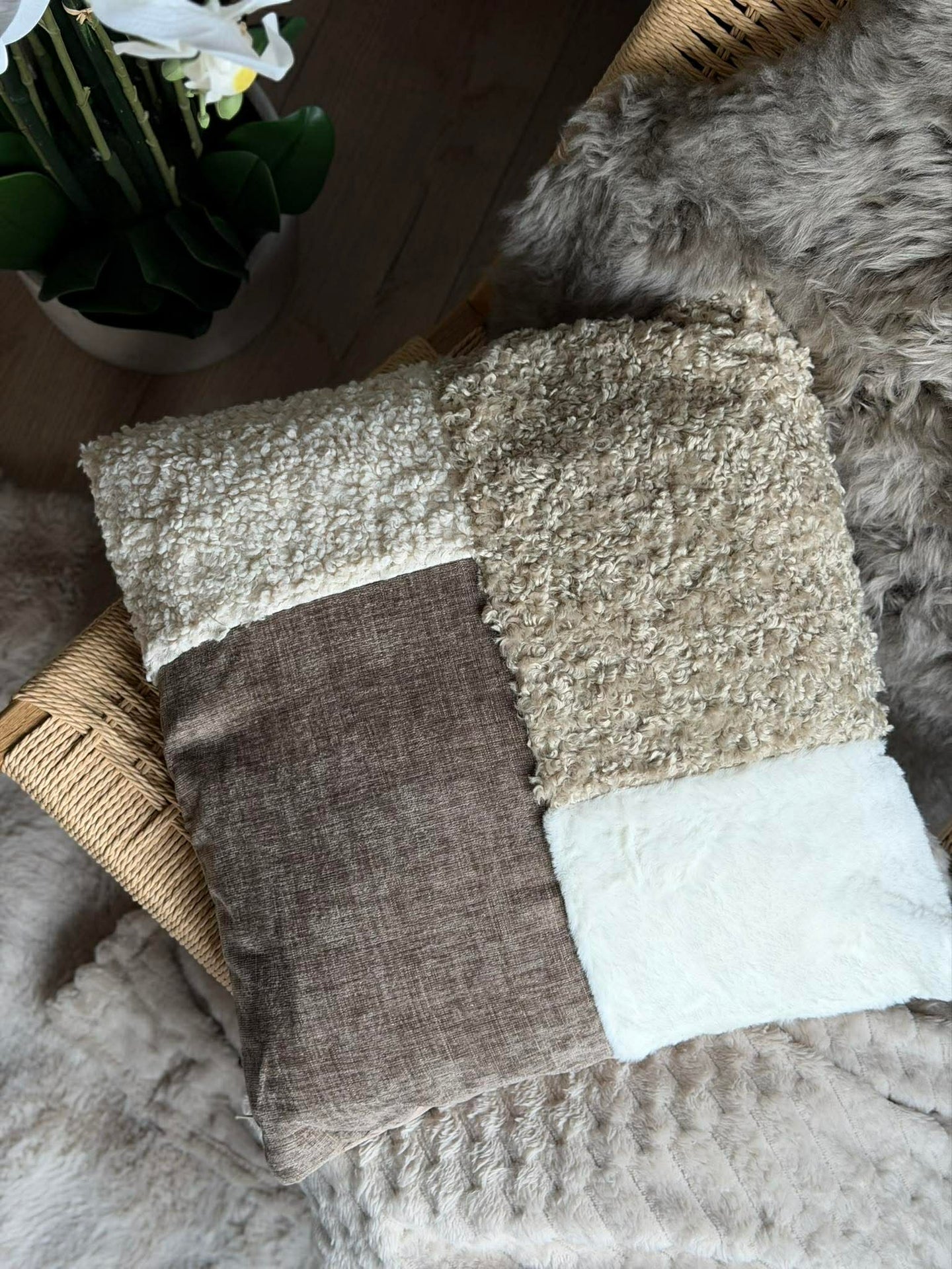 Pute med fyll 45x45 cm - Chenille