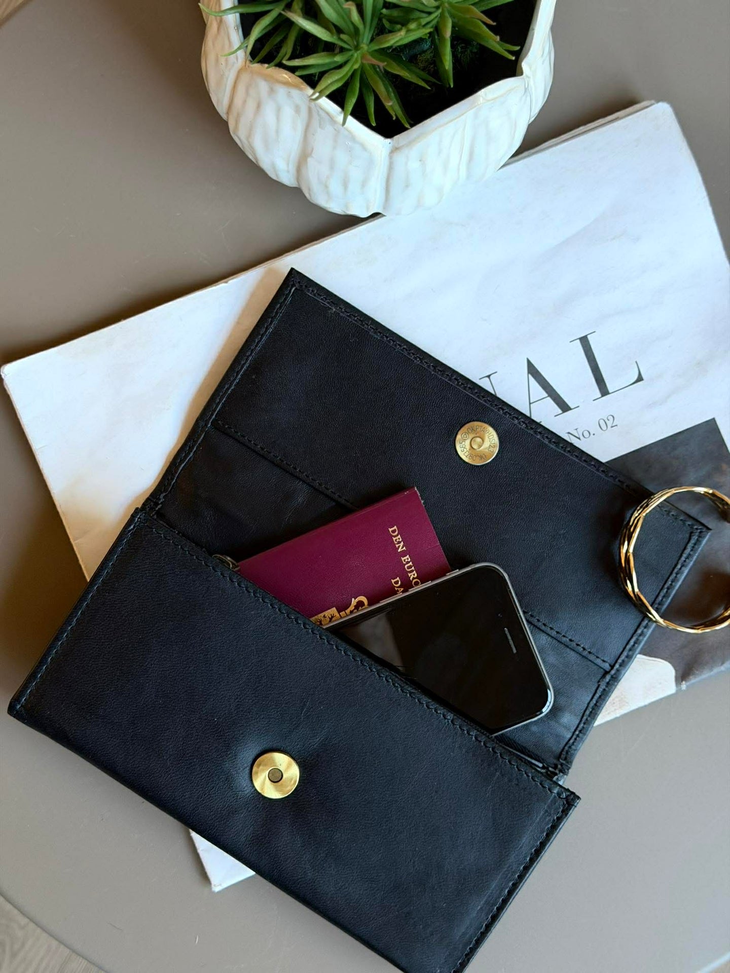 Clutch med nitter - LIMA large black