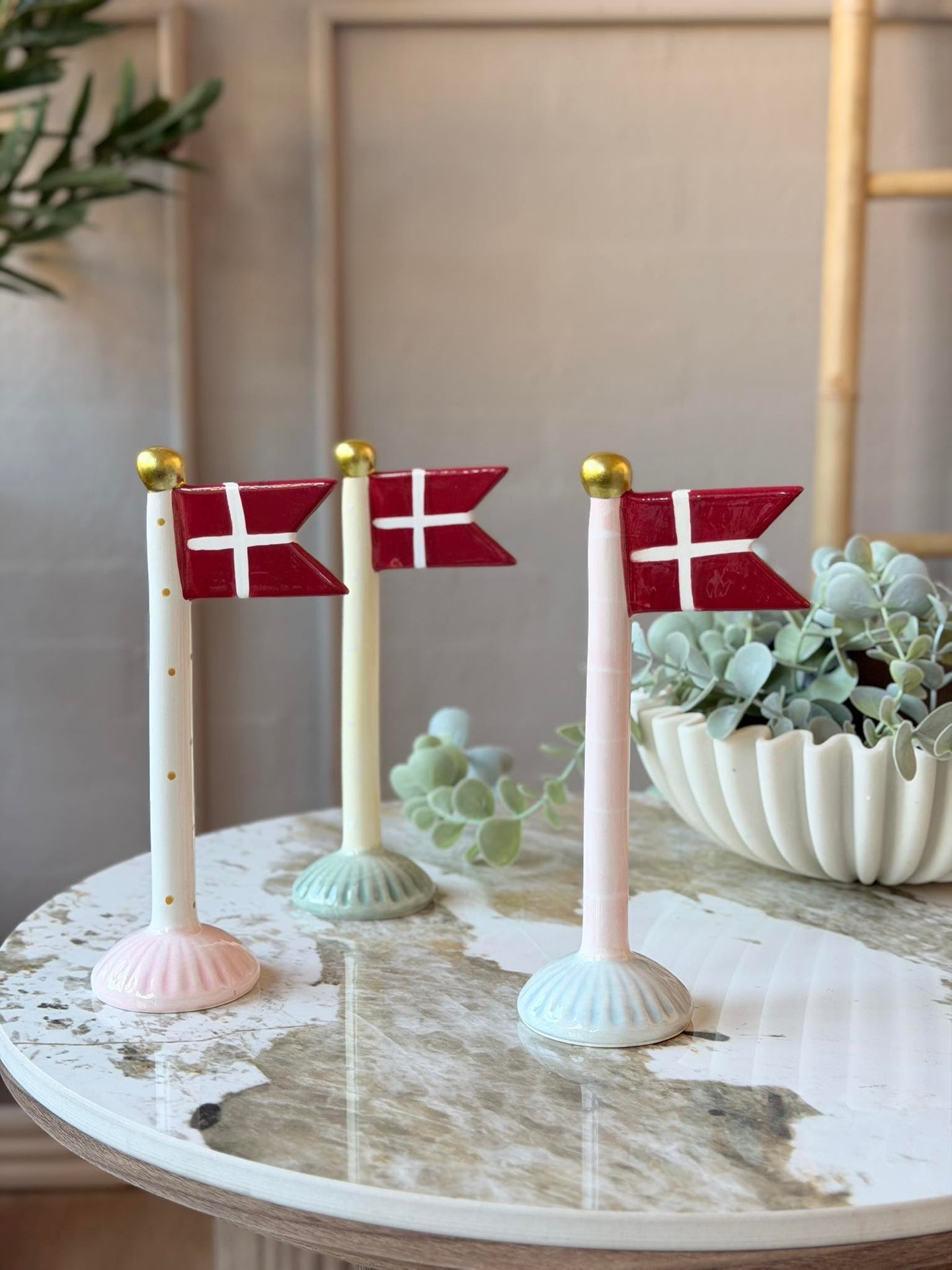 Flagg keramikk – Mix H 19 cm