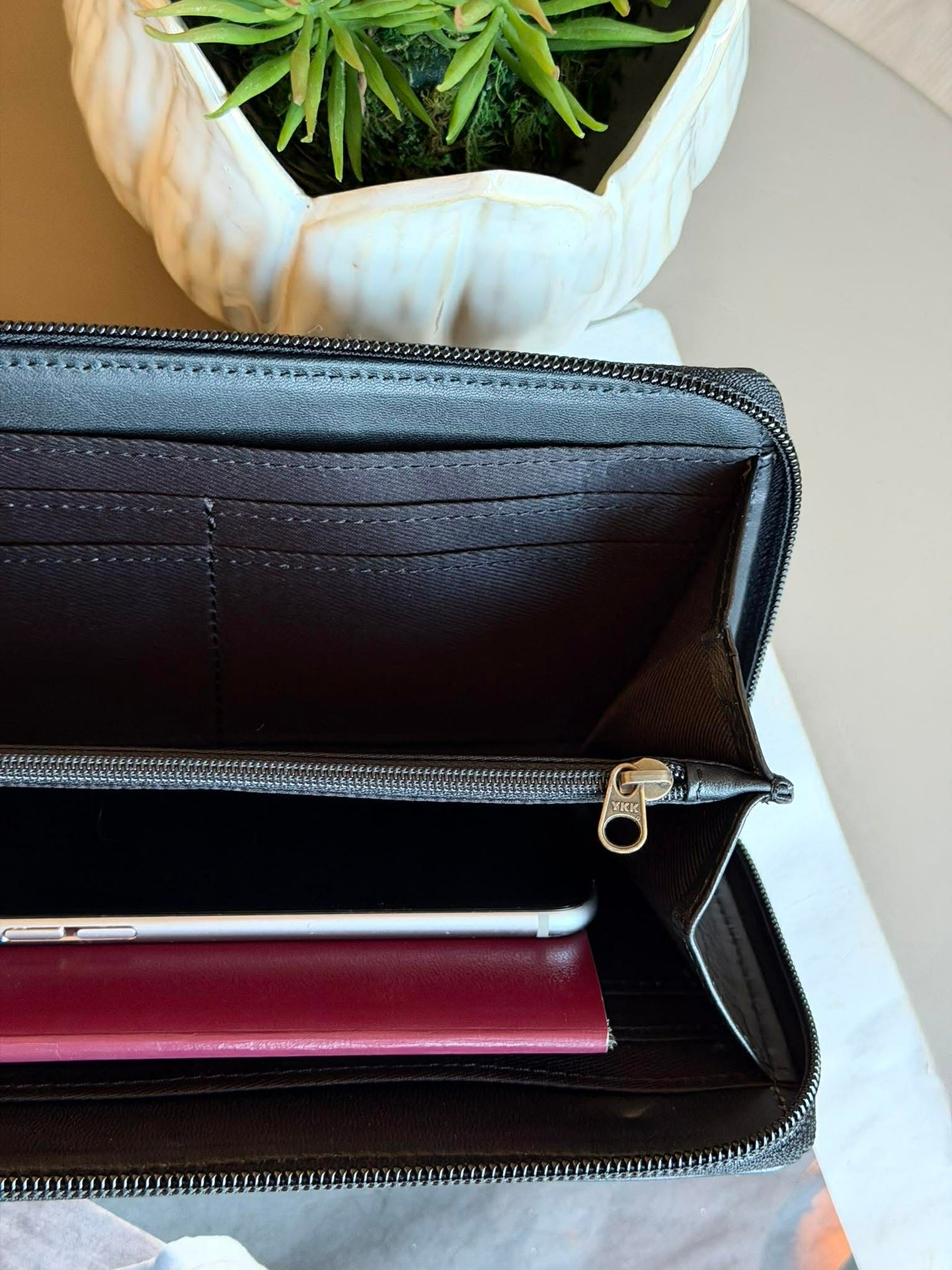 Clutch med nagler - LIMA Small svart