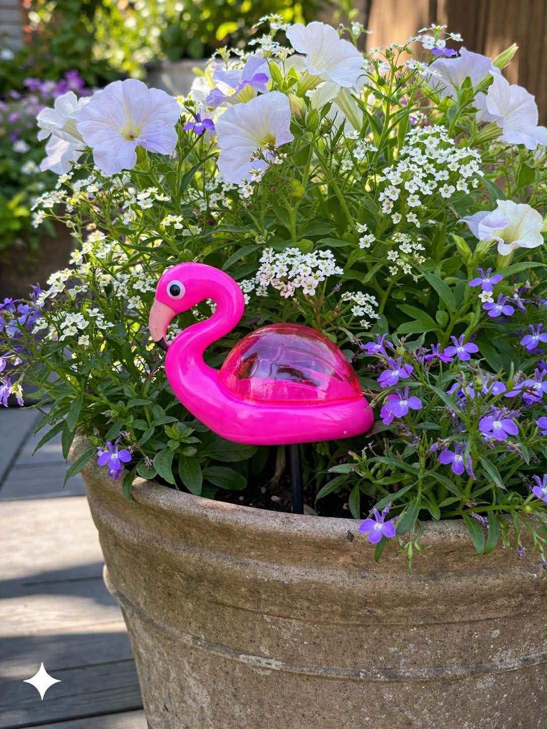 Flamingo på spyd - Solcelledrevet