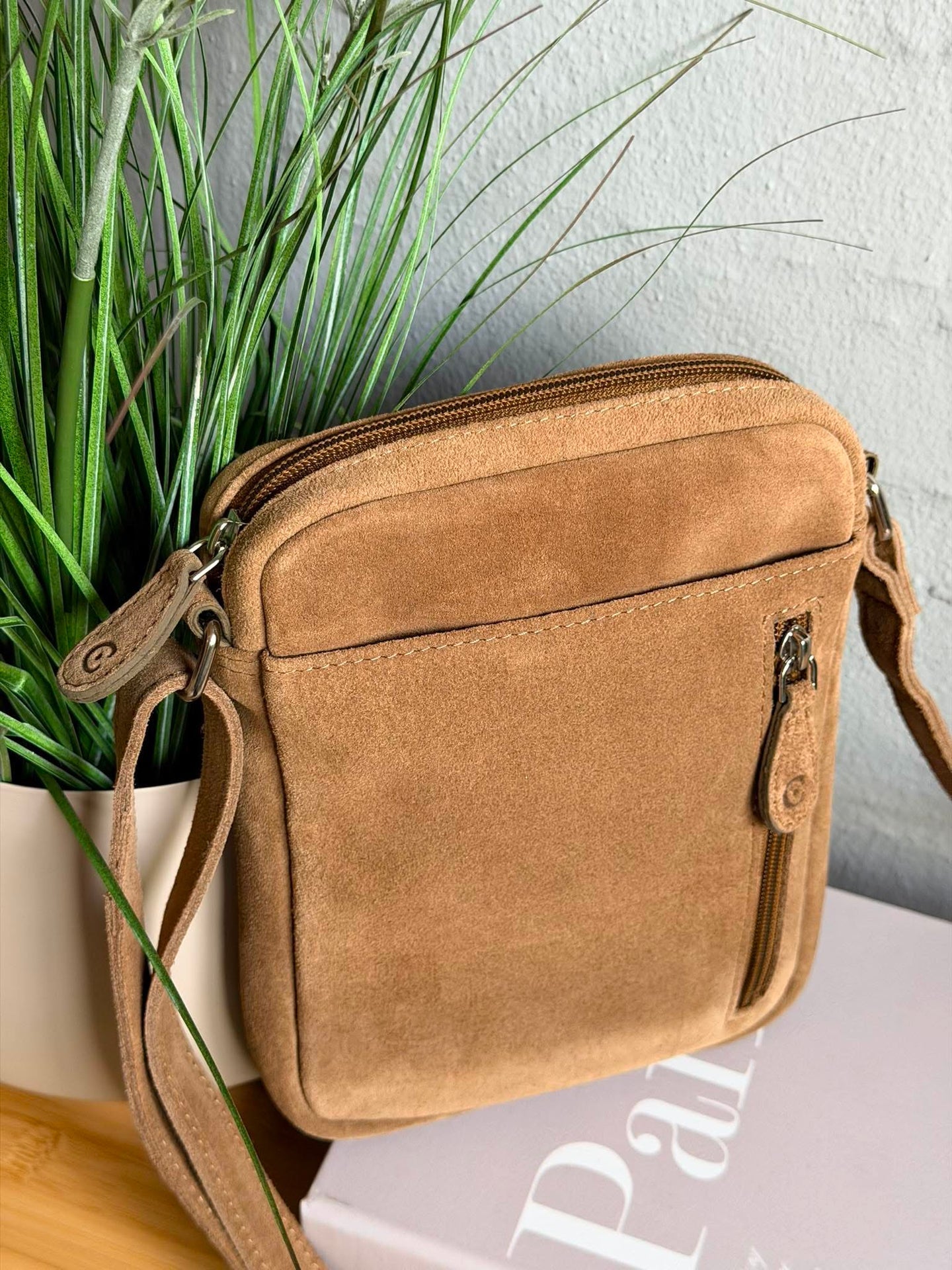 Mobilveske Daily – Suede beige