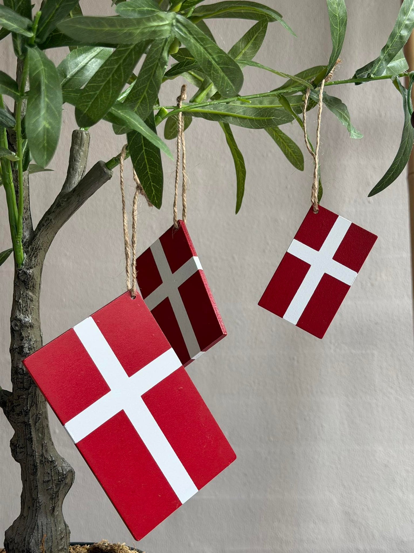 Dannebrog med oppheng - Flere størrelser