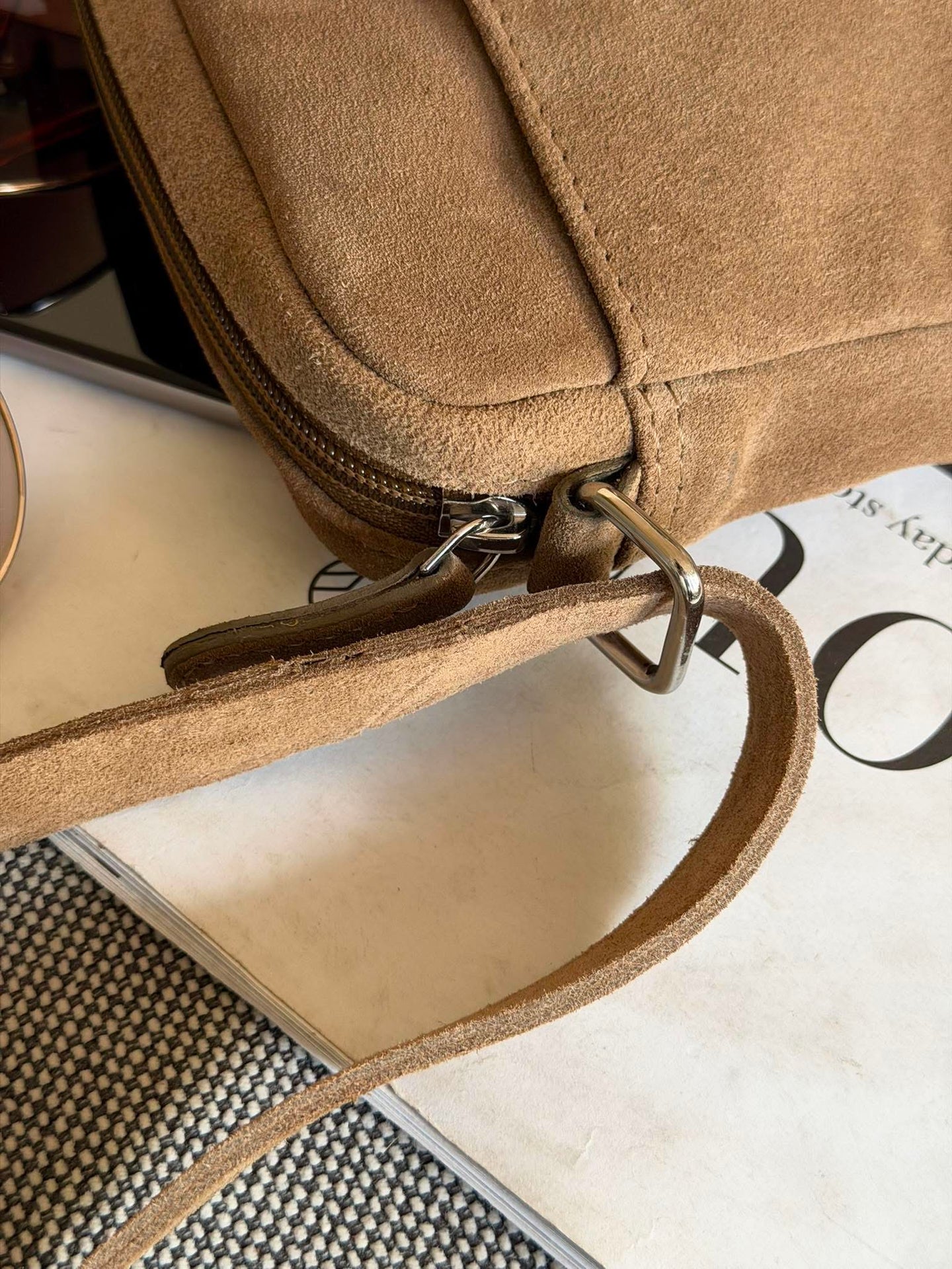 Mobilveske Daily – Suede beige