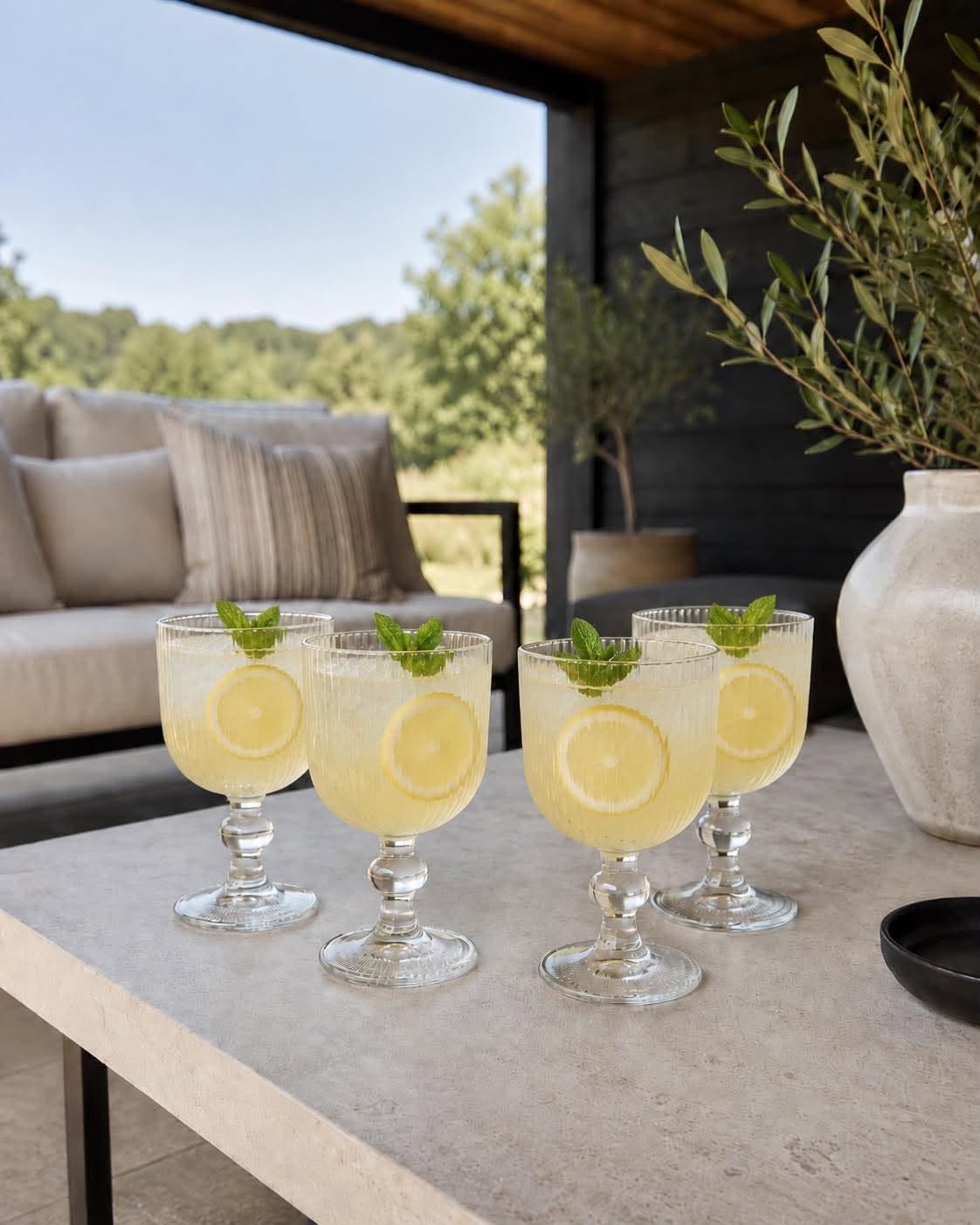 Vinglasssett 365 ml – 4 stk. – Klare ribbede glass