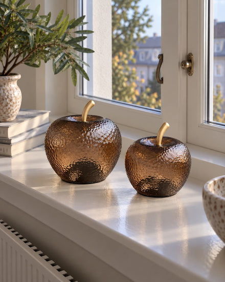 Æble Gylden bordlampe i messinglook, flere størrelser