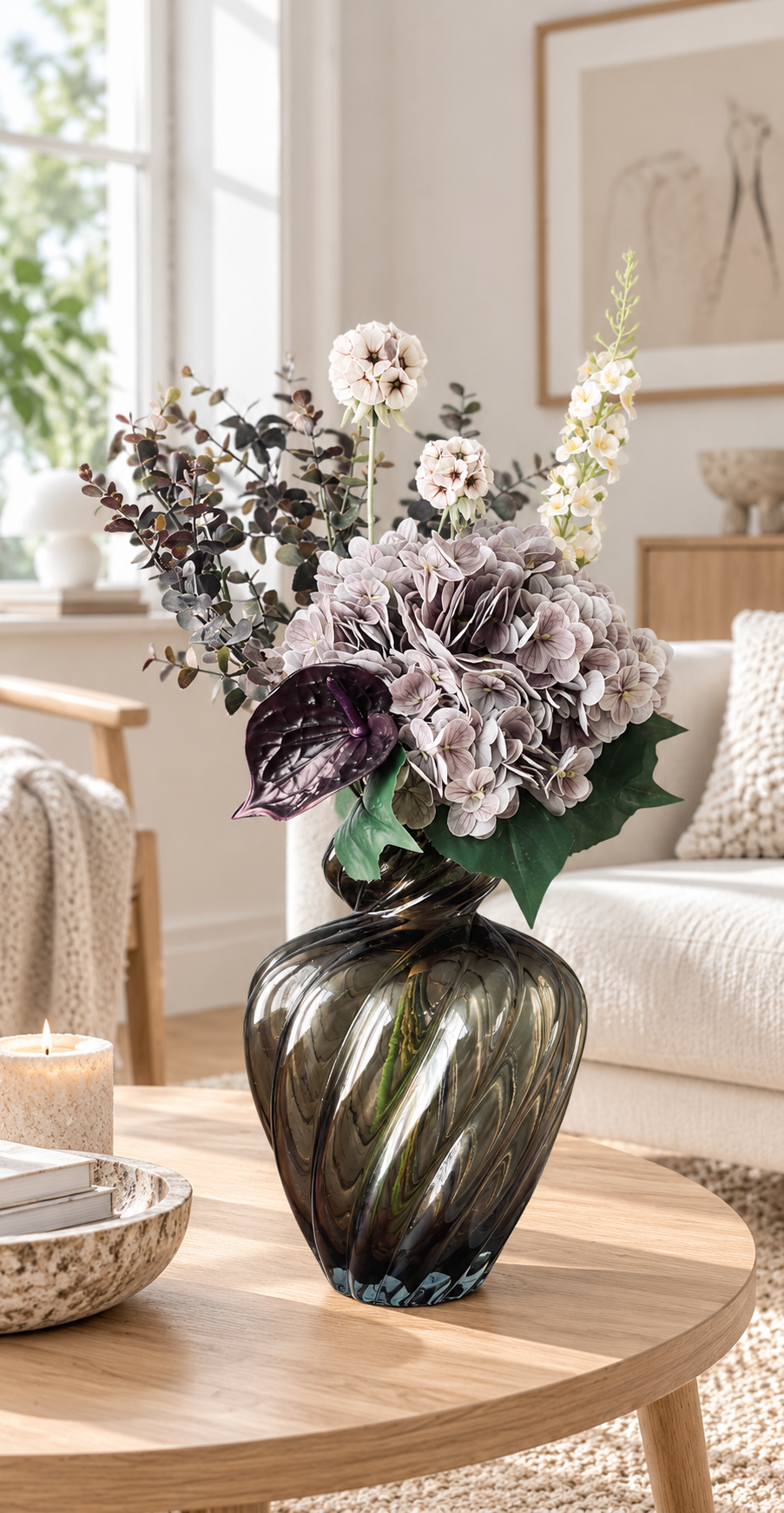Bukett med hortensia og eukalyptus