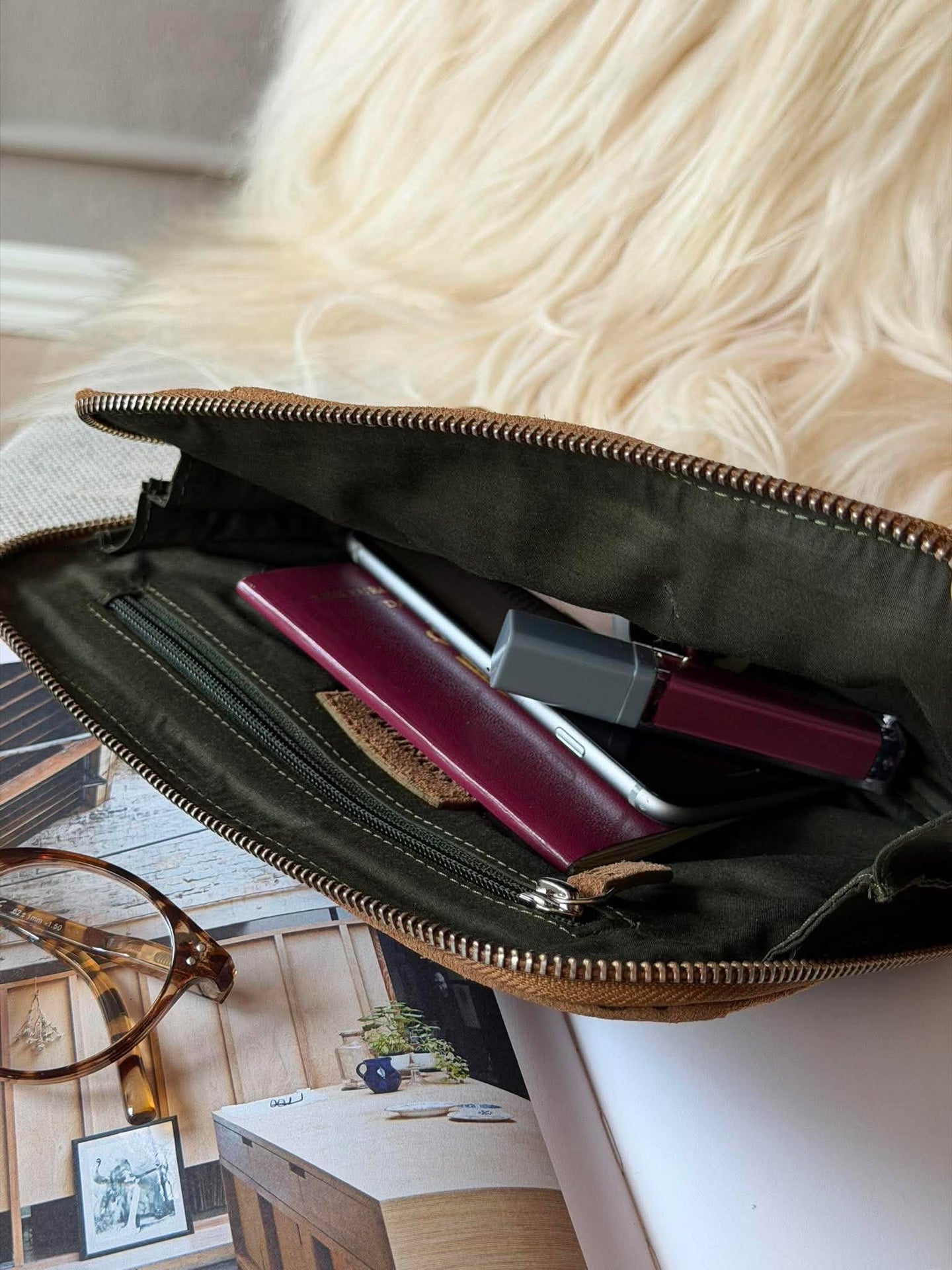 Clutch semsket skinn camel