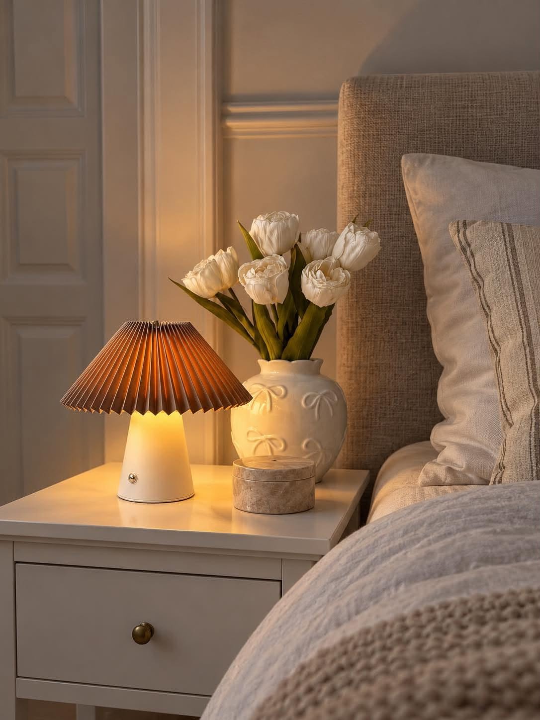 Bordlampe plisse oppladbar - Sand