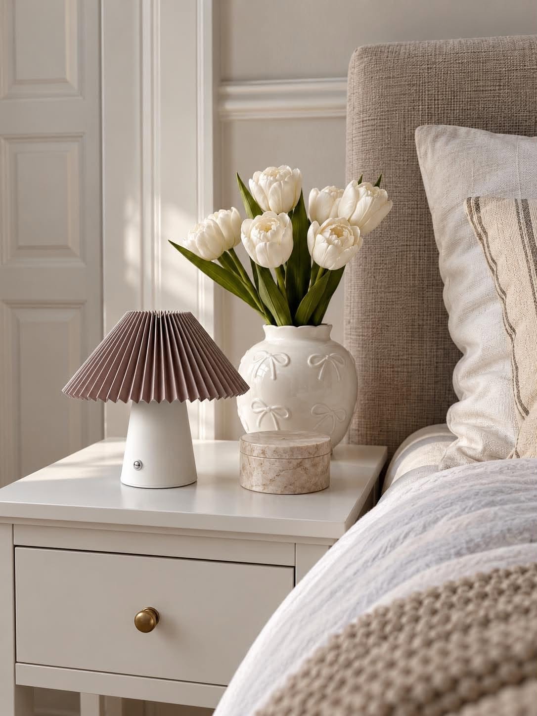 Bordlampe plisse oppladbar - Sand