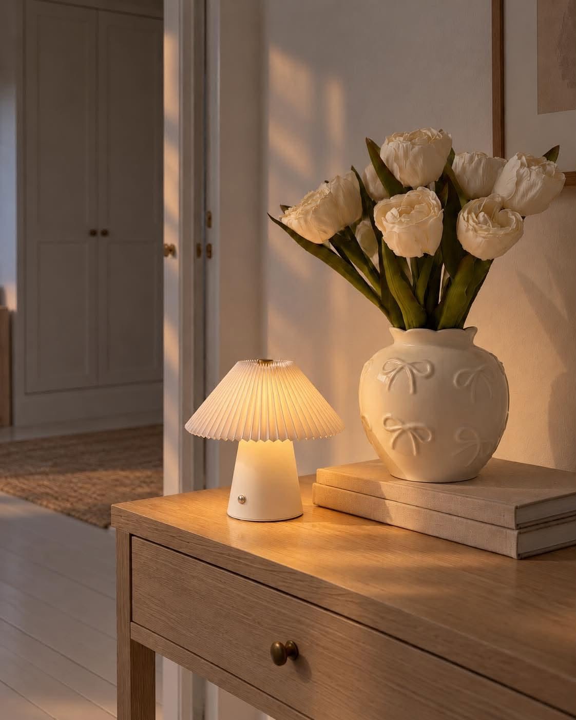 Bordlampe plisse oppladbar - Hvit