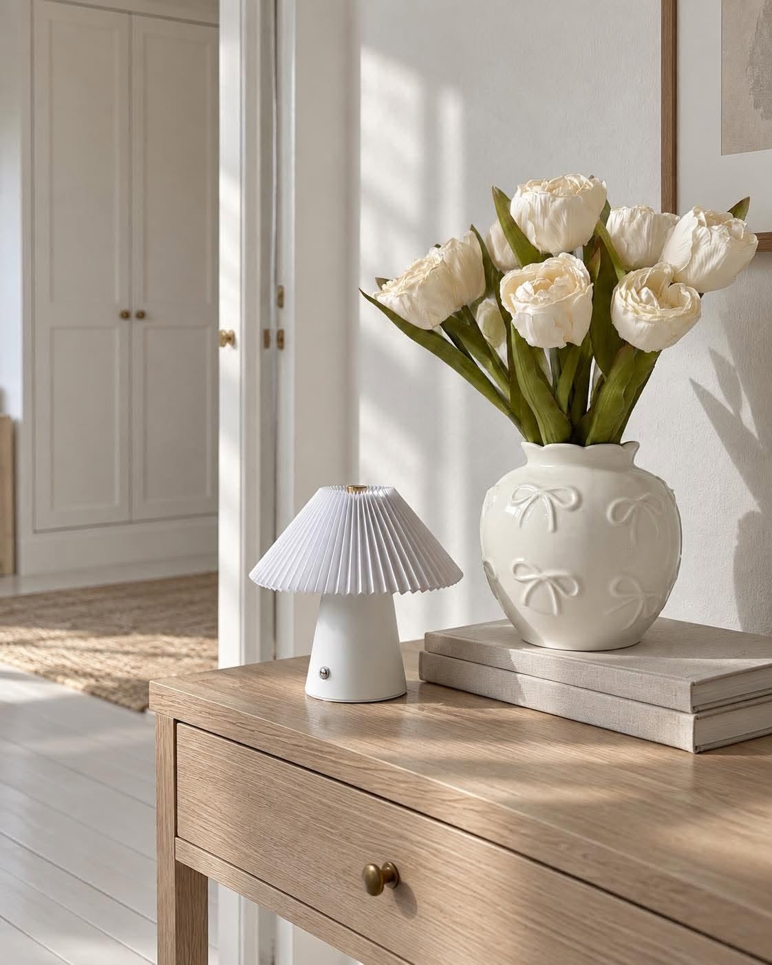 Bordlampe plisse oppladbar - Hvit