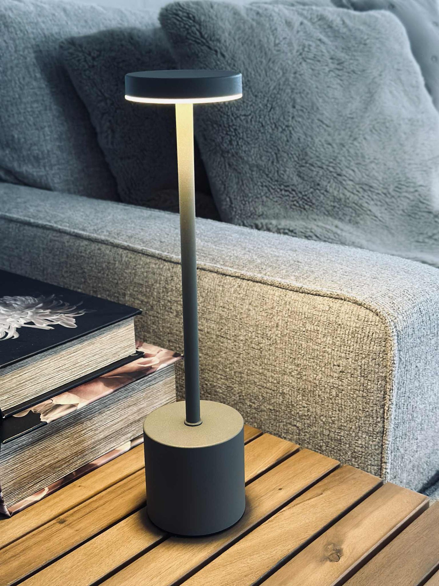 LED bordlampe KELLY Taupe - oppladbar