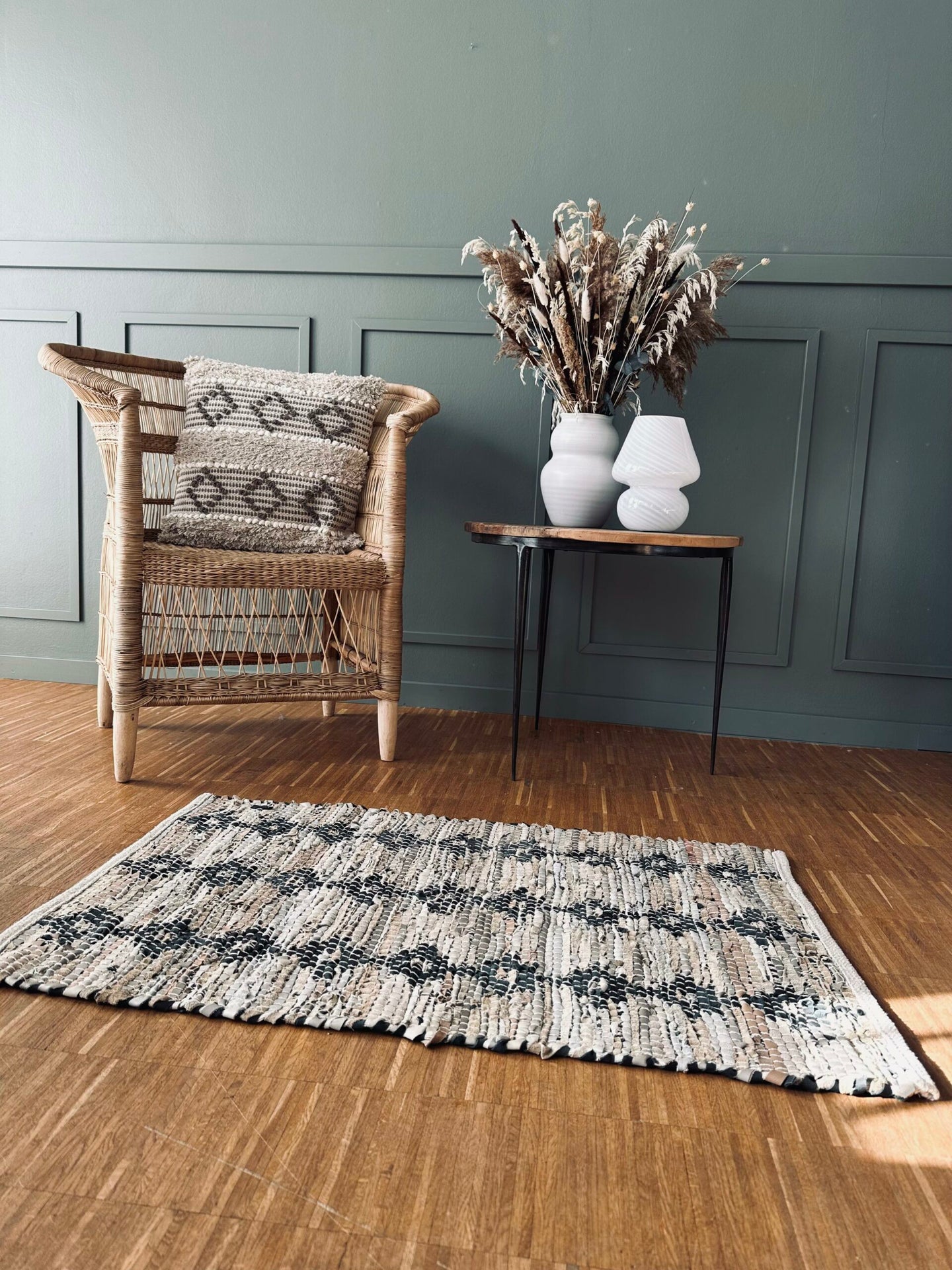 Gulvteppe i flettet skinn – 60x90 cm