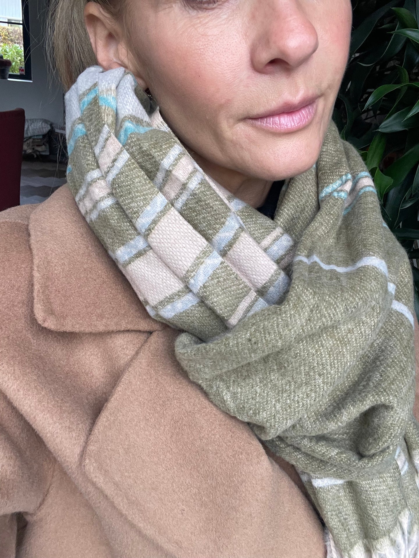 Skjerf Sasha - Army grønn stripet